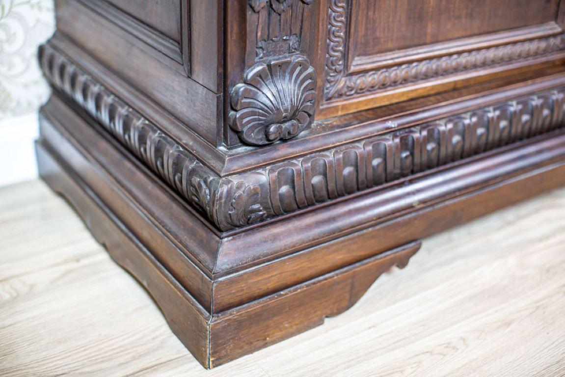 19th-Century Neo-Renaissance Oak Sideboard with Carved Decorative Elements For Sale 13