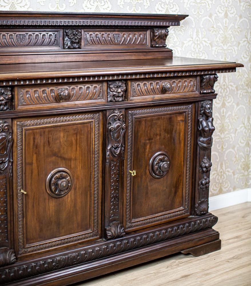 19th-Century Neo-Renaissance Oak Sideboard with Carved Decorative Elements For Sale 1