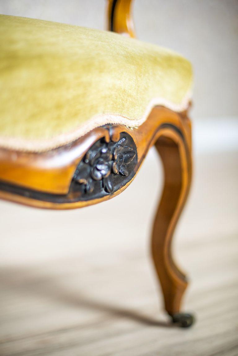 19th Century Neo-Rococo Walnut Armchair 2