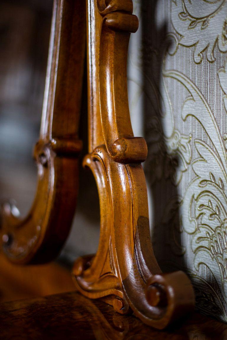 19th Century Neo-Rococo Walnut Vanity Table 2
