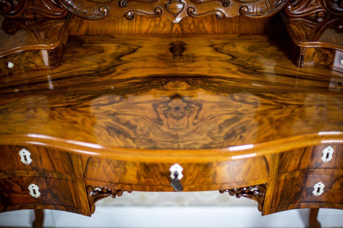 19th Century Neo-Rococo Walnut Vanity Table 3