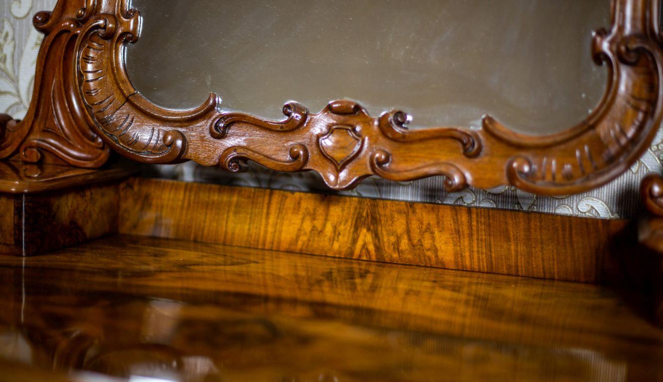 Veneer 19th Century Neo-Rococo Walnut Vanity Table