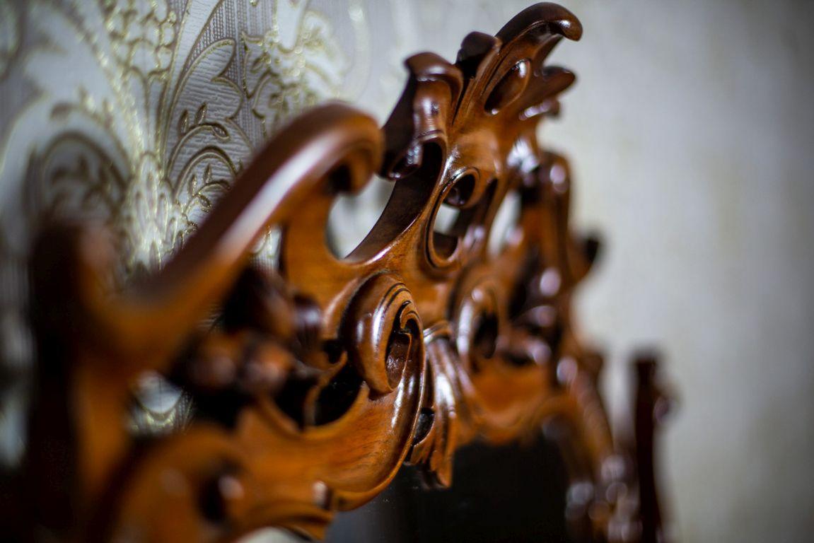 19th Century Neo-Rococo Walnut Vanity Table In Good Condition In Opole, PL