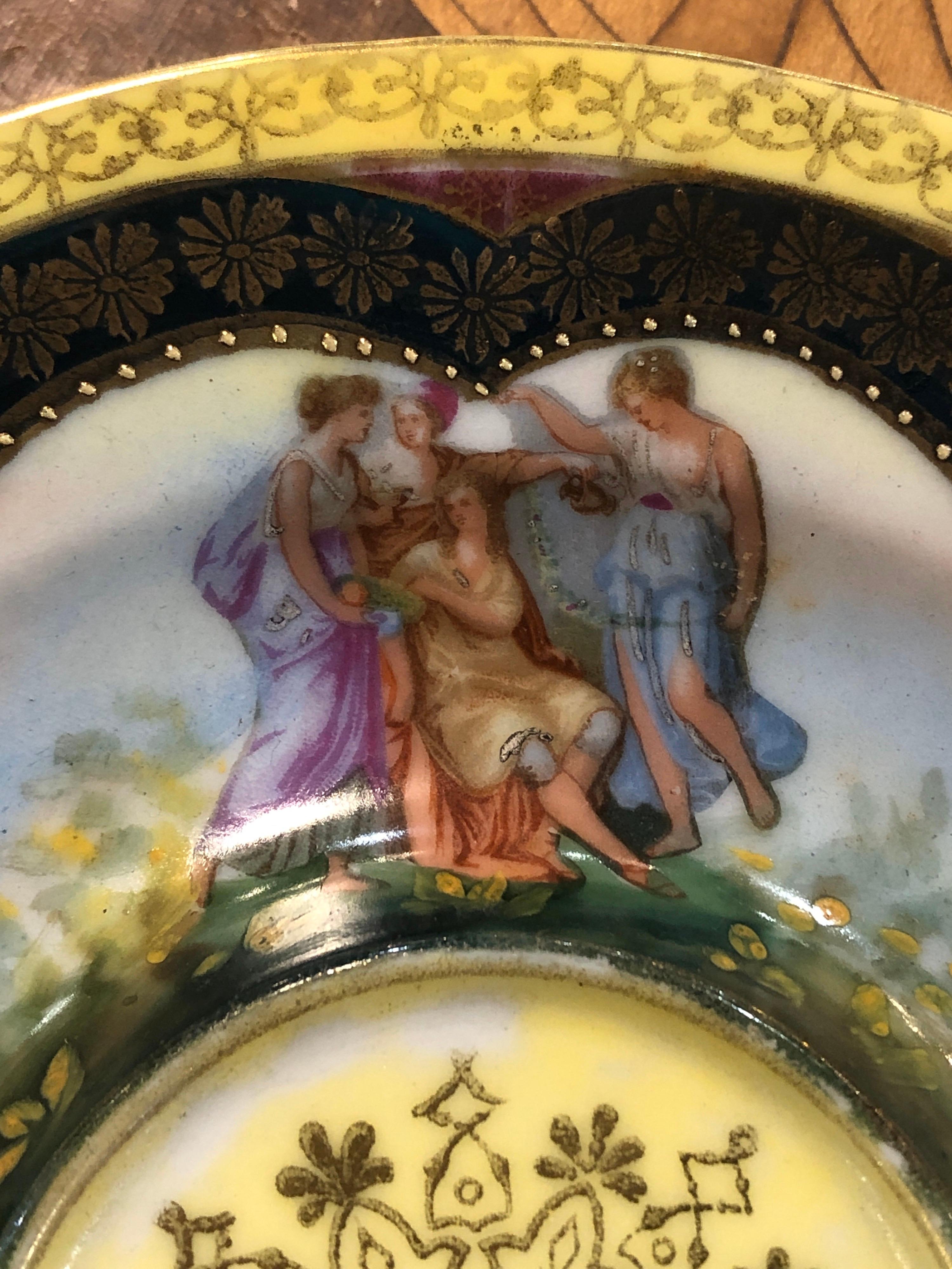 Vasi in porcellana neoclassica dell'Austria Vienna del XIX secolo con piatto, anni '80 del XIX secolo 2