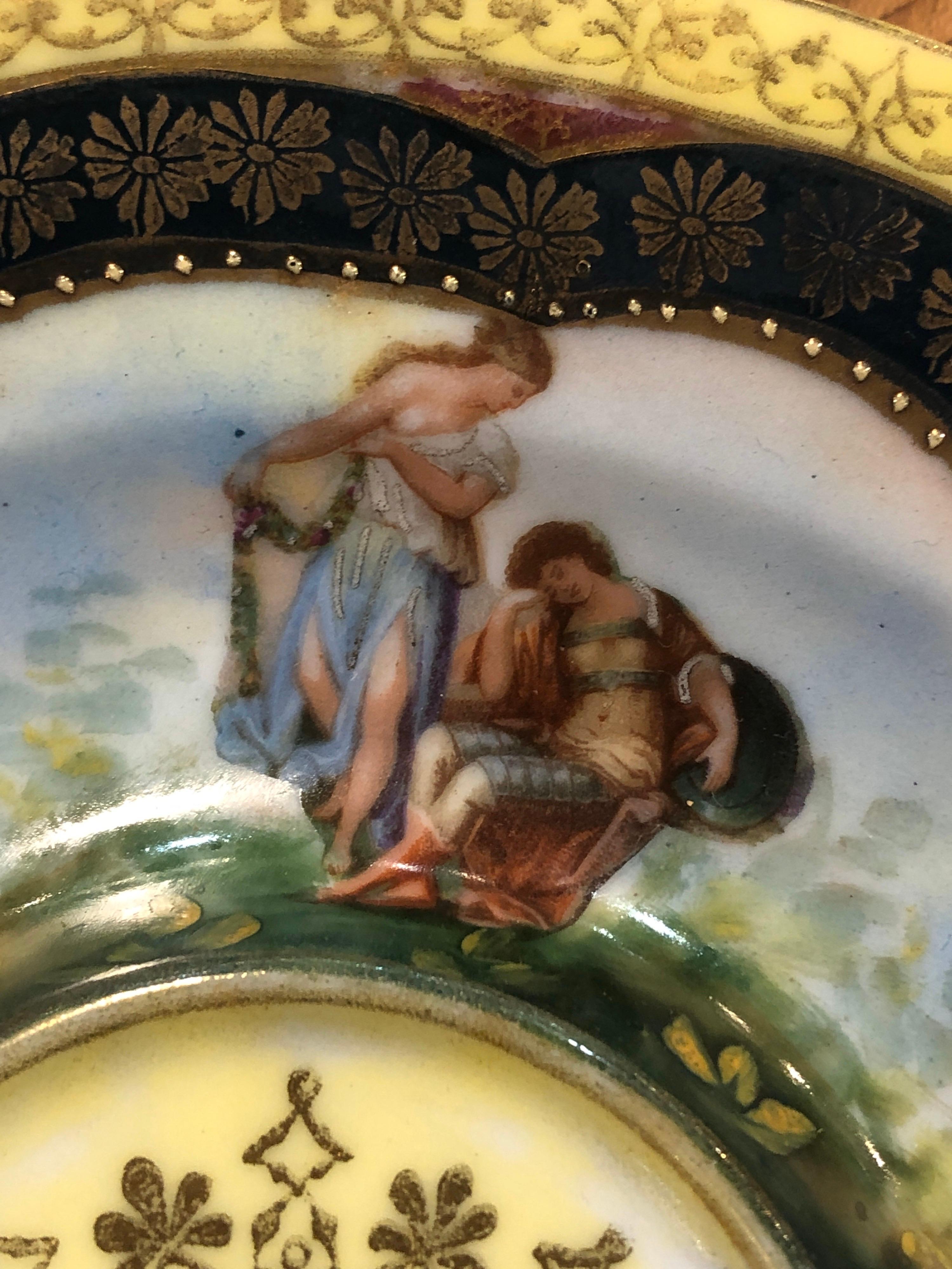 Vasi in porcellana neoclassica dell'Austria Vienna del XIX secolo con piatto, anni '80 del XIX secolo 3