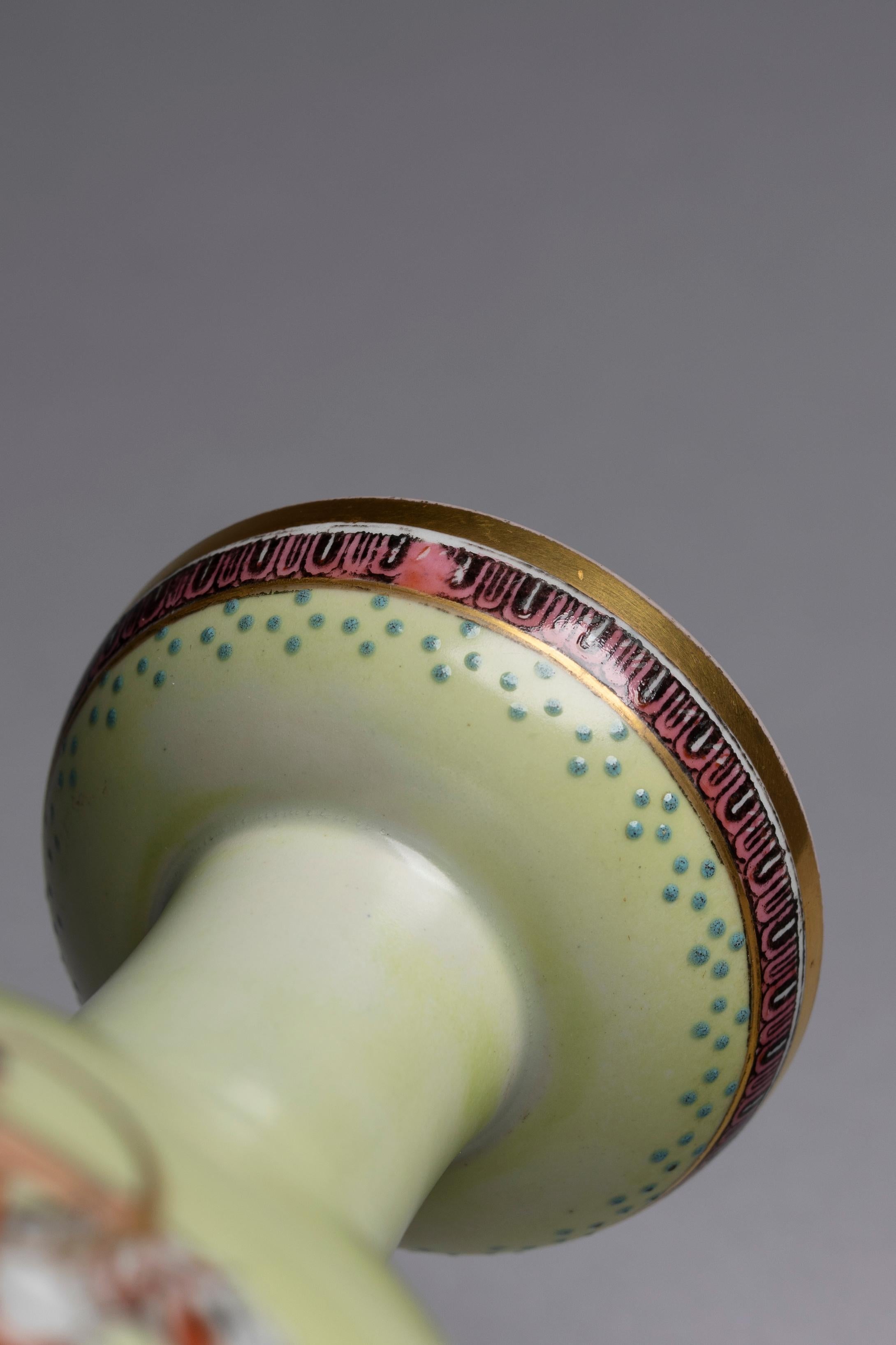 Neoklassische Celadon-Vase aus dem 19. im Angebot 1