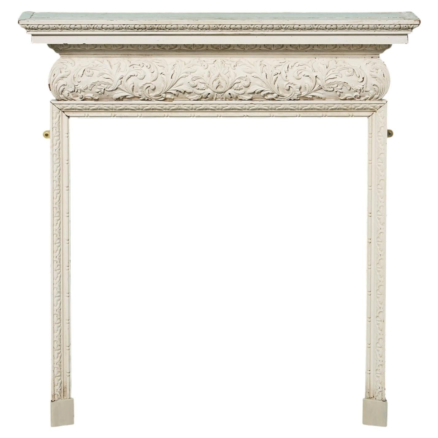 Cornice per camino in pino inglese bianco, in stile neoclassico del XIX secolo in vendita