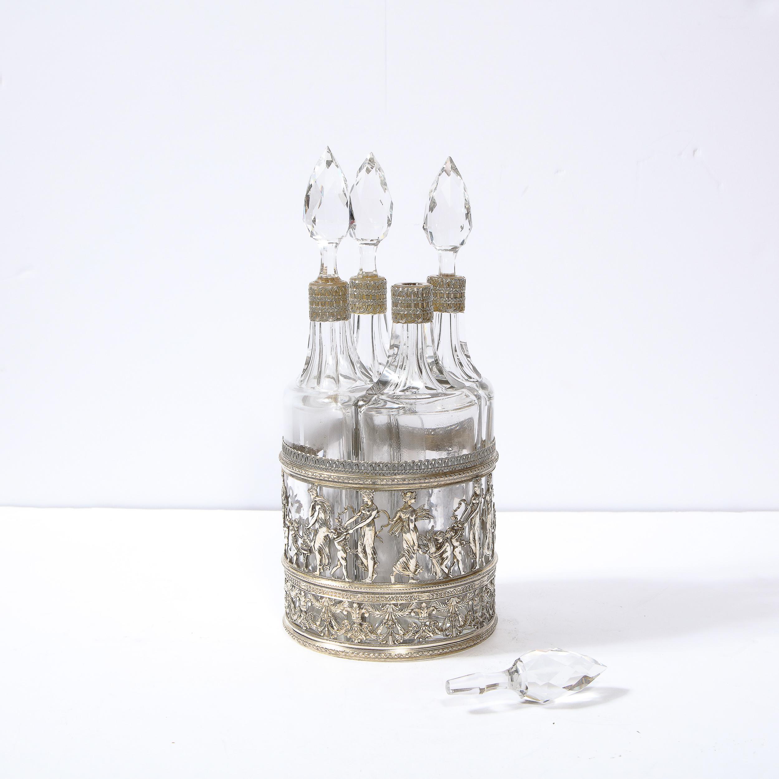 Neoklassizistisches Dekanter-Set aus geschliffenem Kristall und figurativem Silberblech, 19. Jahrhundert im Angebot 5