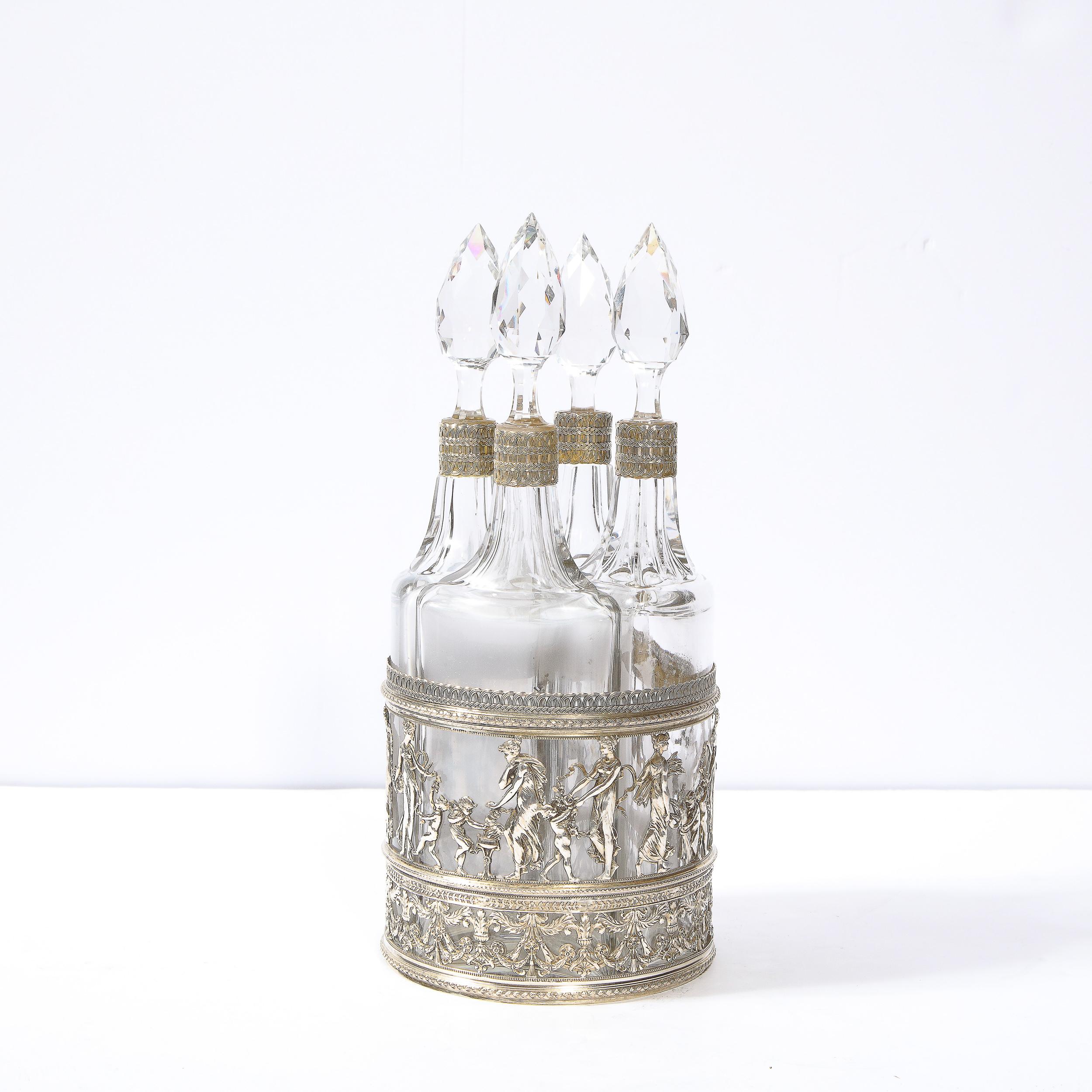 Neoklassizistisches Dekanter-Set aus geschliffenem Kristall und figurativem Silberblech, 19. Jahrhundert im Angebot 1