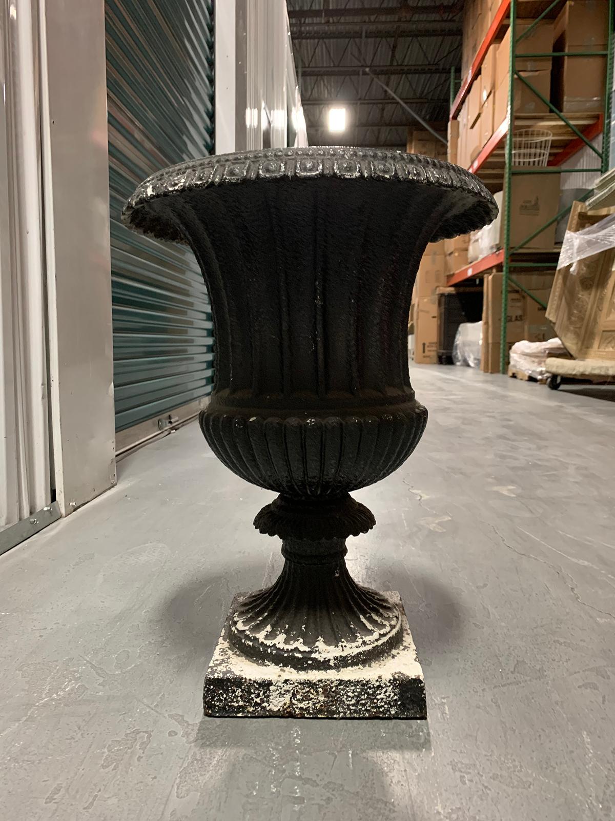 19th Century Neoclassical Iron Urn For Sale 1