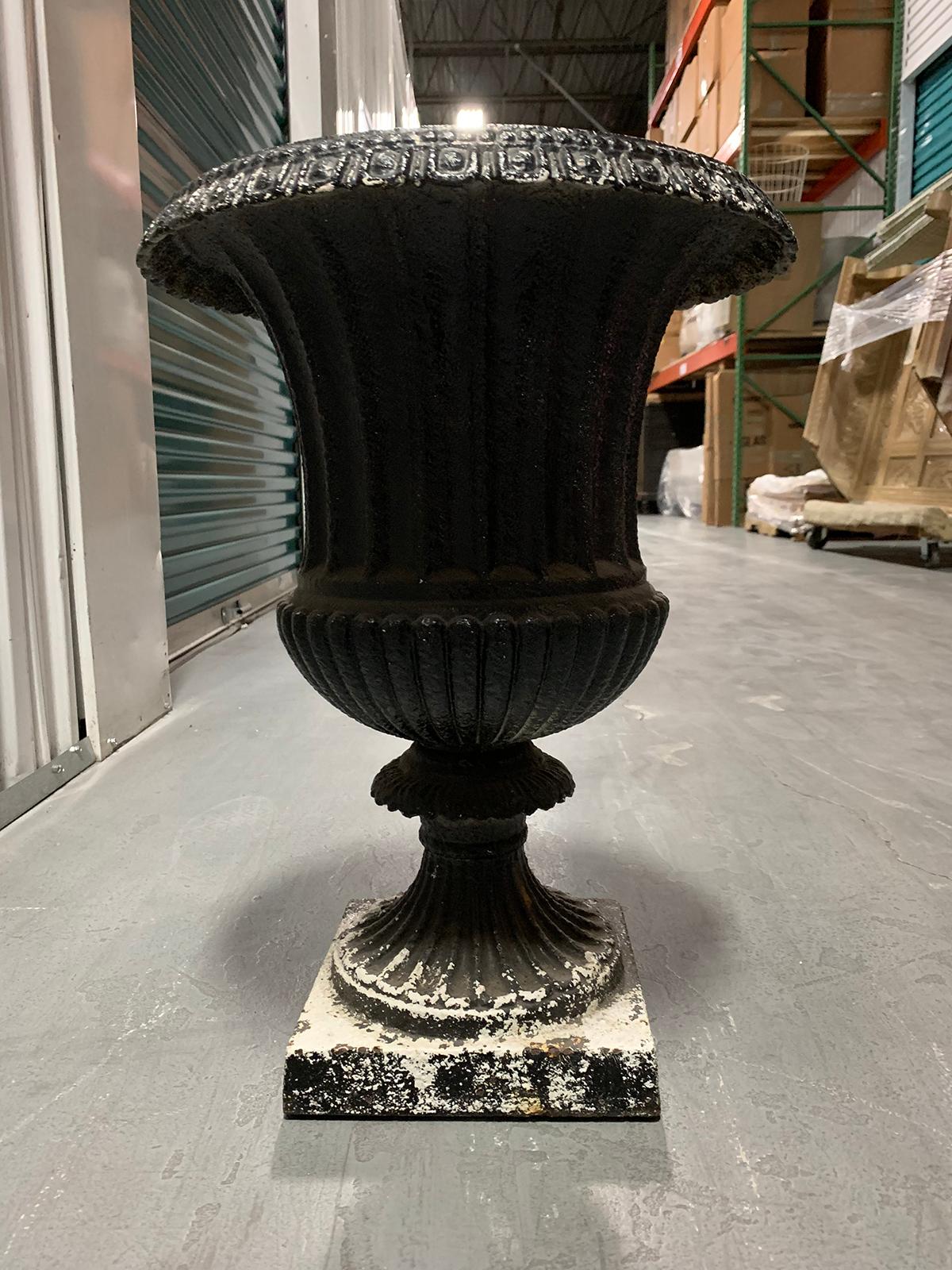 19th Century Neoclassical Iron Urn For Sale 2