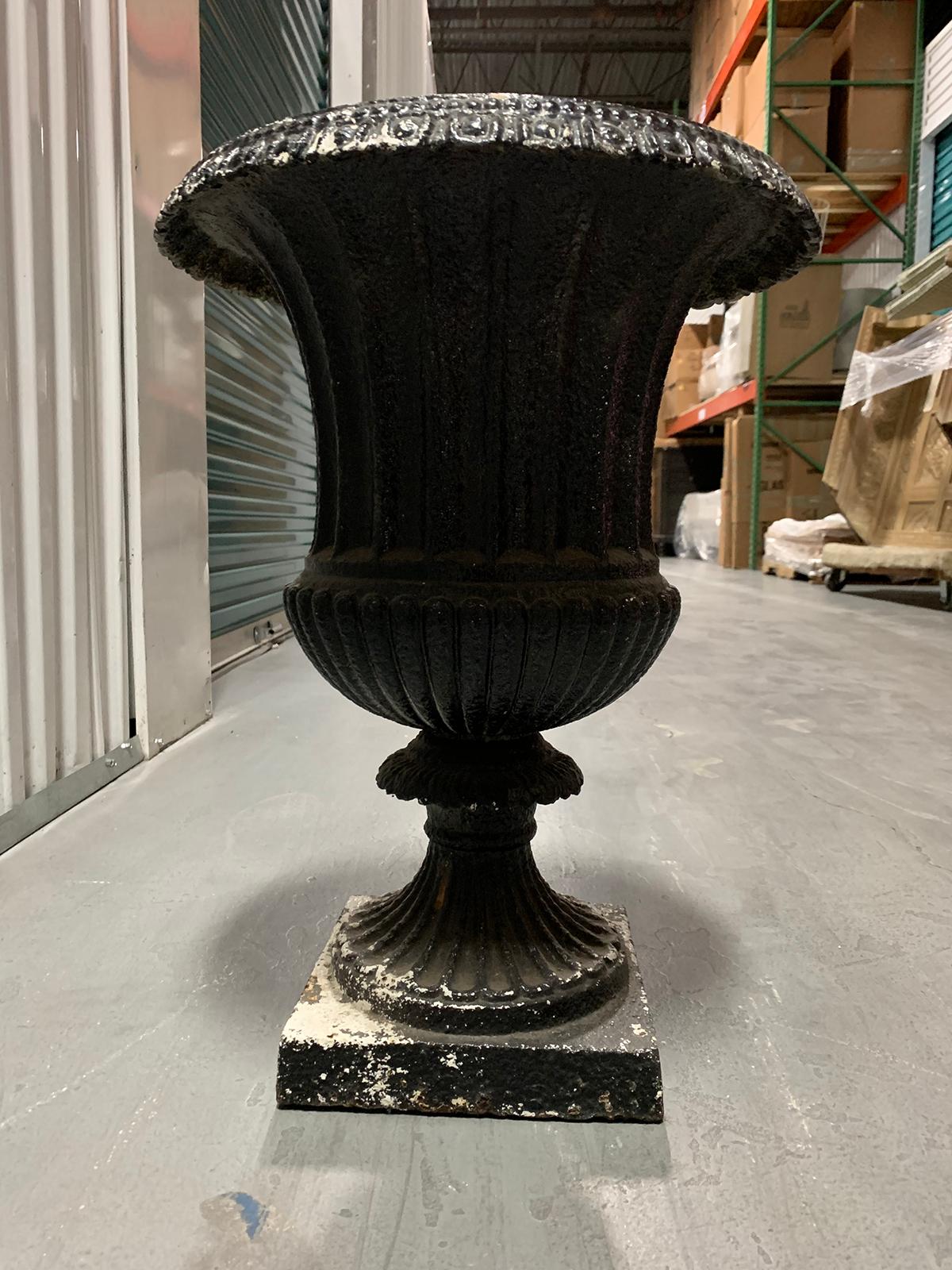 19th Century Neoclassical Iron Urn For Sale 3