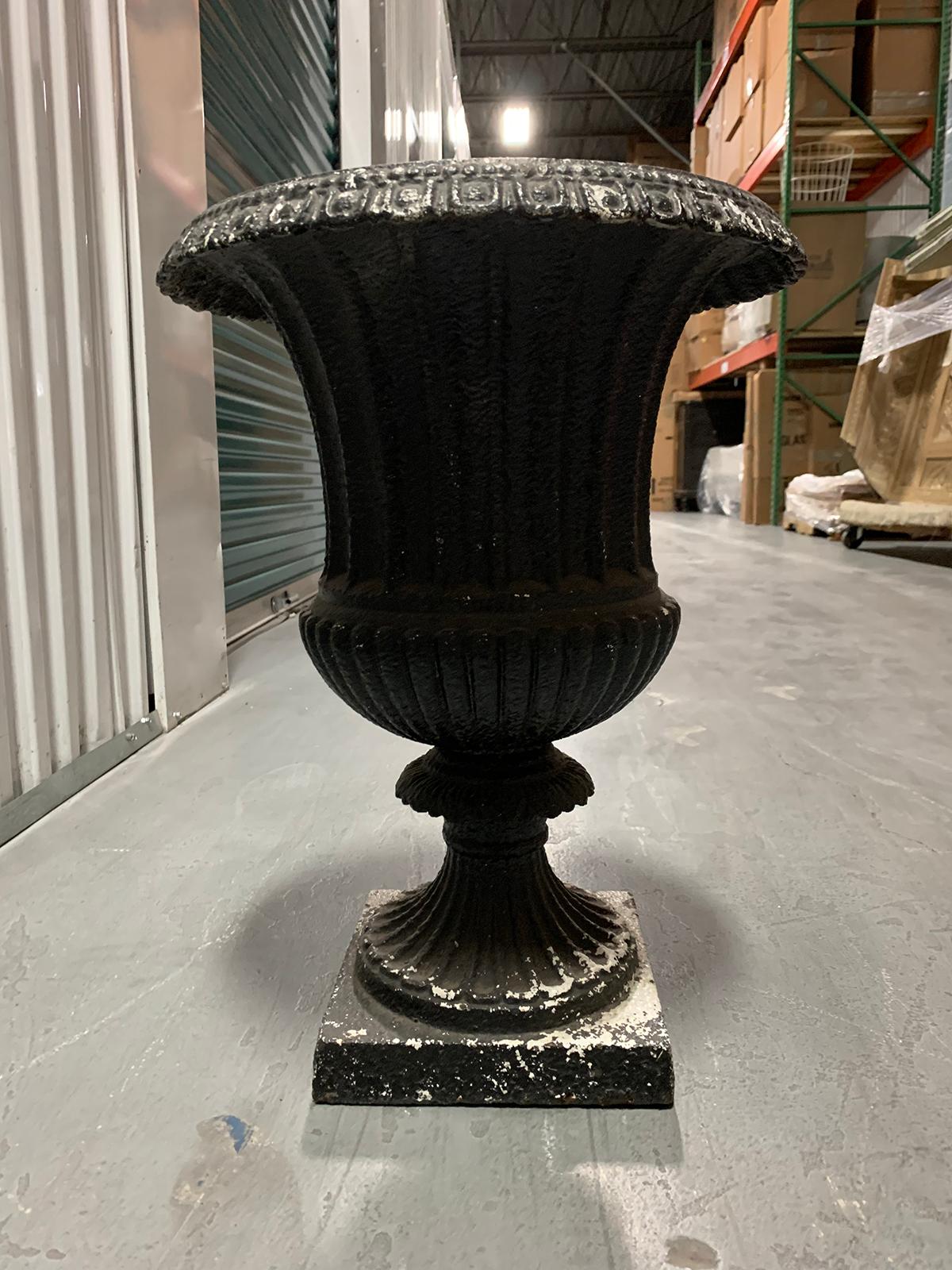 19th Century Neoclassical Iron Urn For Sale 4