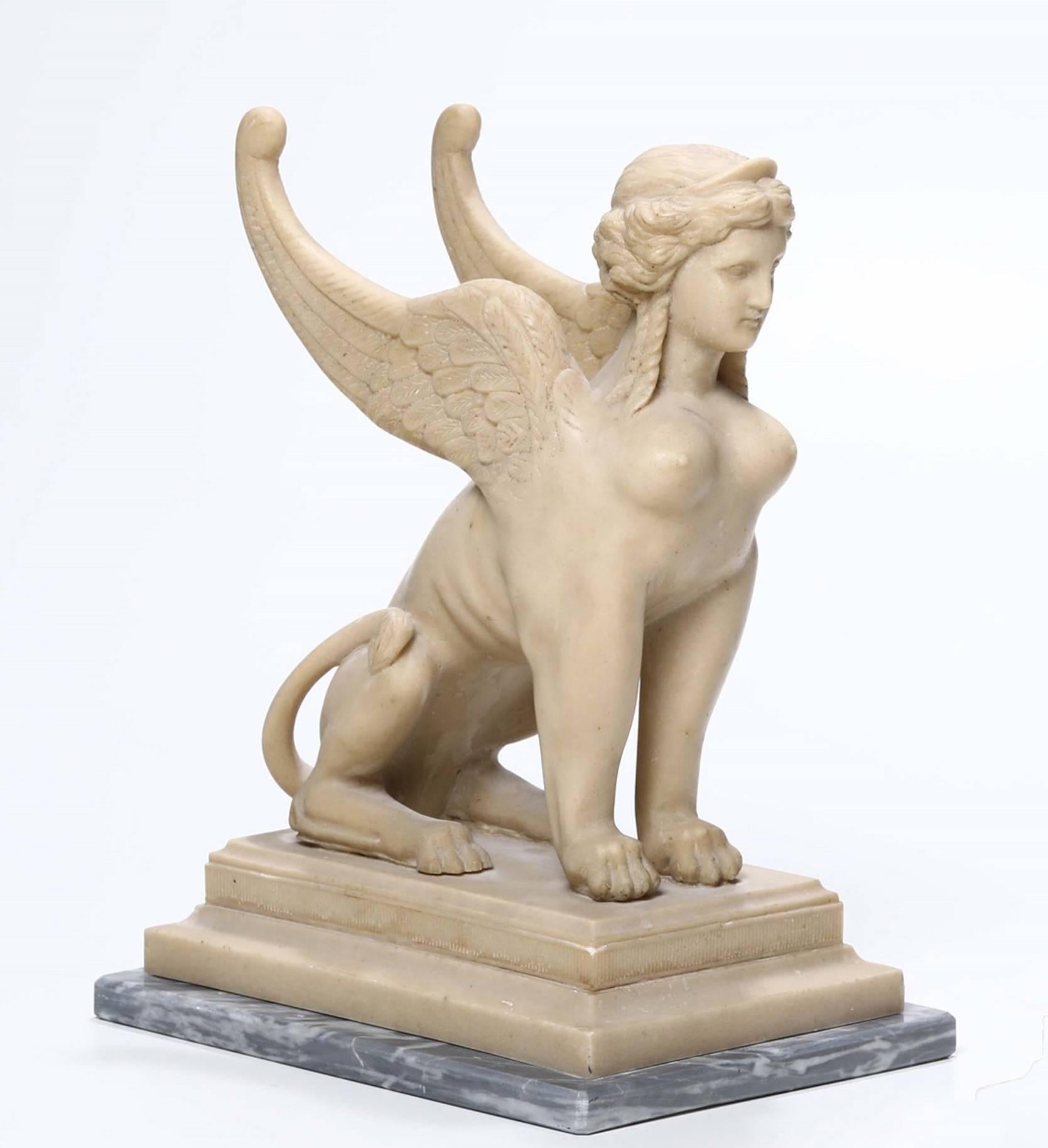 19th Century Neoclassical Italian White Alabaster Animal Sculpture of Sphinx In Excellent Condition In Roma, IT