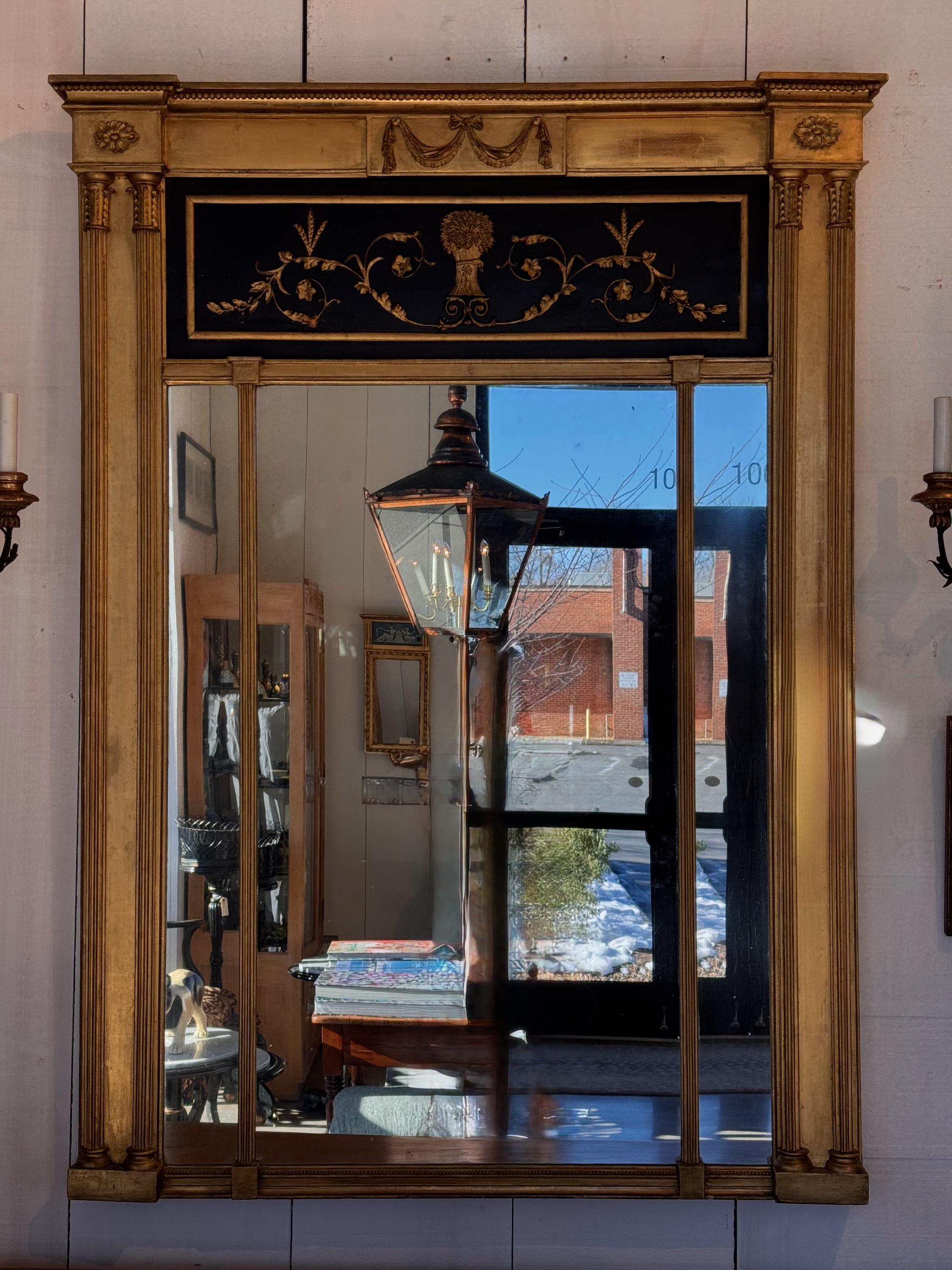 Un ottimo specchio neoclassico. Ottima pittura e doratura.