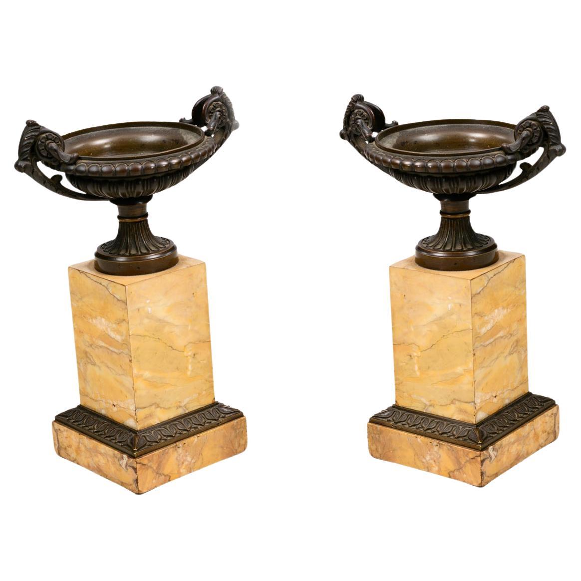 Pareja de Tazzas de Bronce Neoclásicas del Siglo XIX