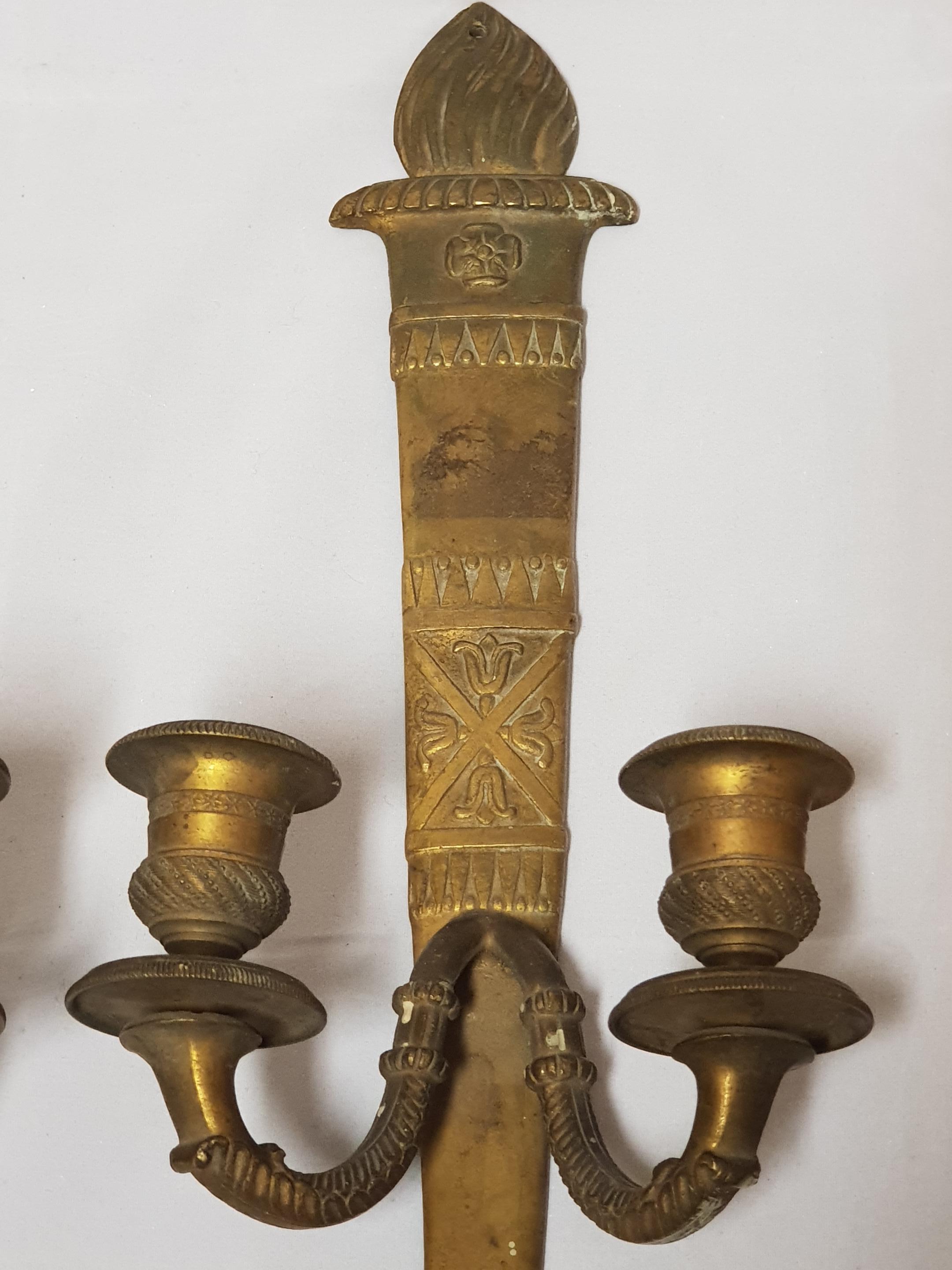 19th Century Neoclassical Pair of Gilt Bronze Appliques im Zustand „Gut“ in Niella Tanaro, IT