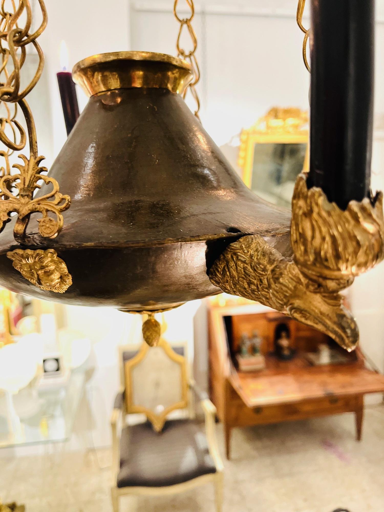 Candelabro neoclásico de bronce patinado del siglo XIX en venta 11