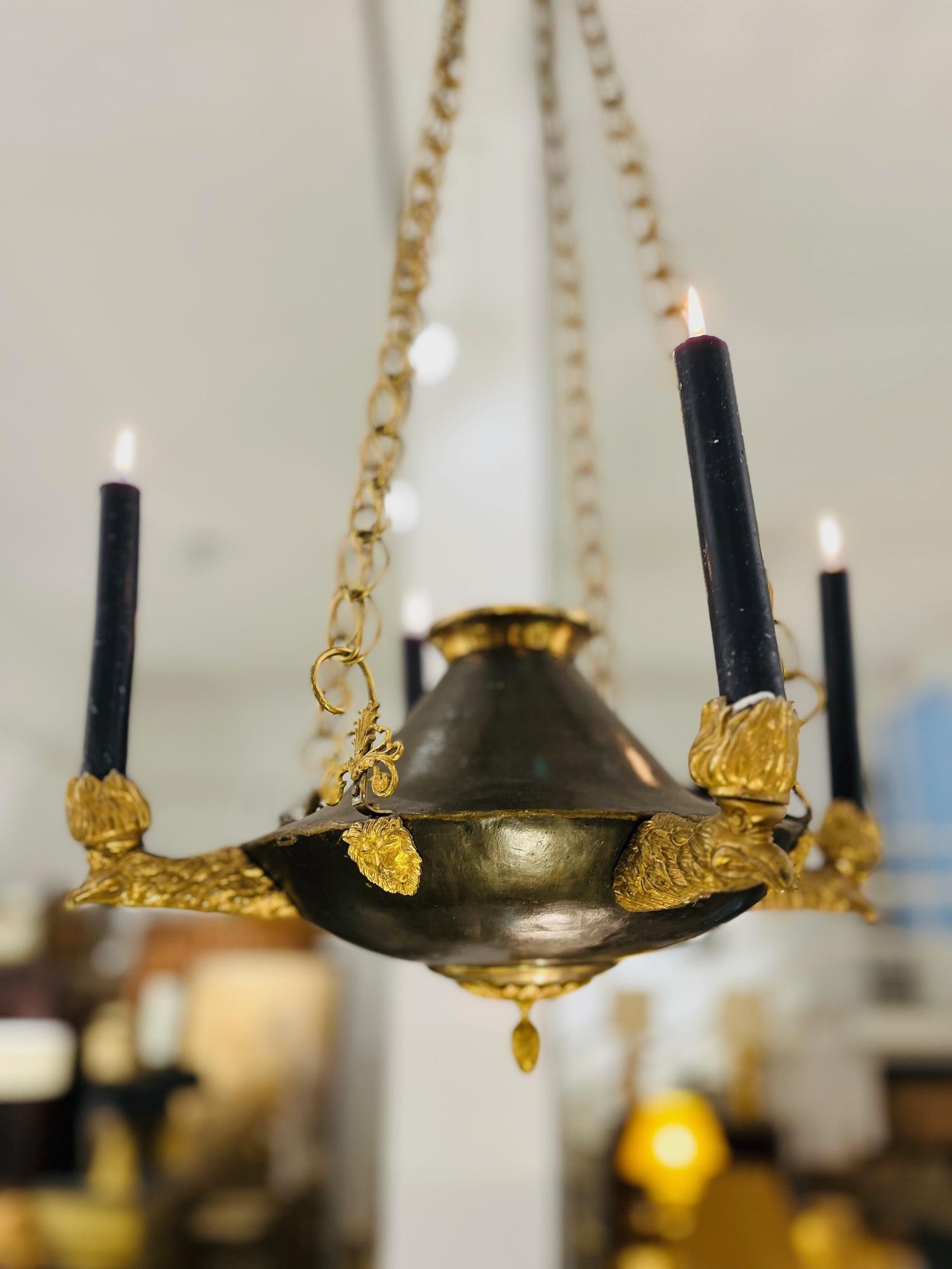 Candelabro neoclásico de bronce patinado del siglo XIX en Bueno estado para la venta en Madrid, ES