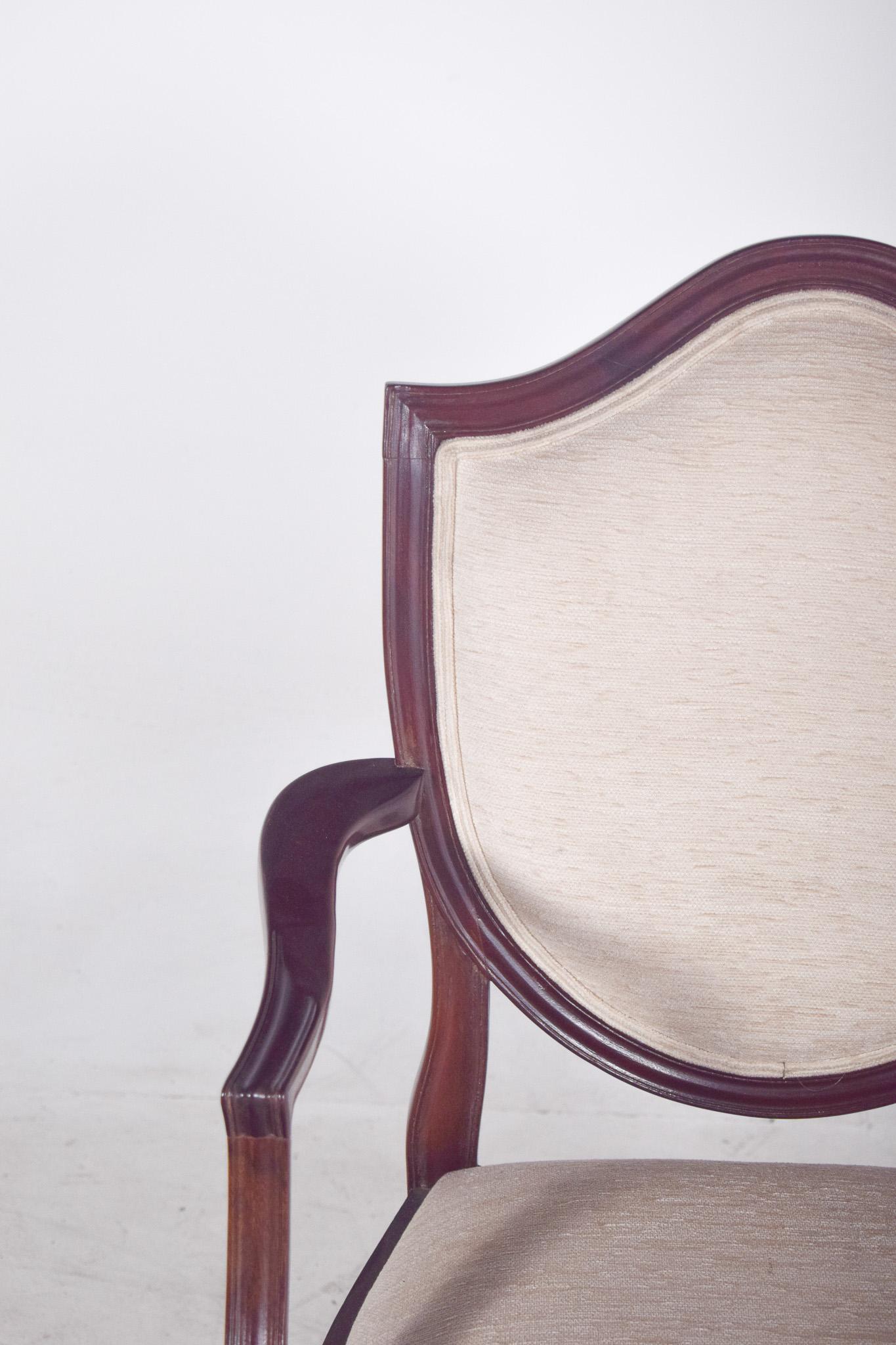 Fauteuil de style néoclassique du 19e siècle État moyen - En vente à Lisboa, Lisboa