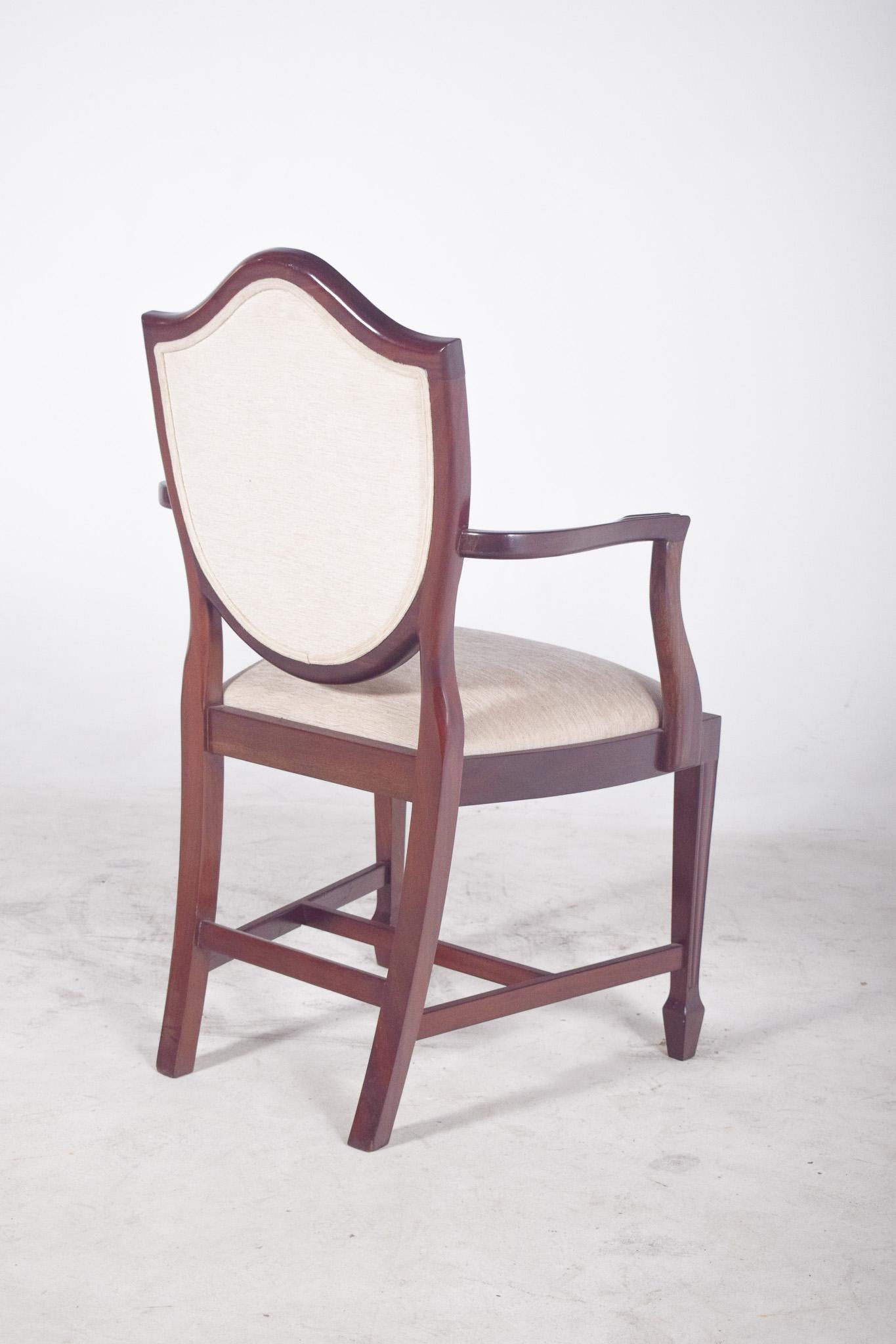 Bois Fauteuil de style néoclassique du 19e siècle en vente