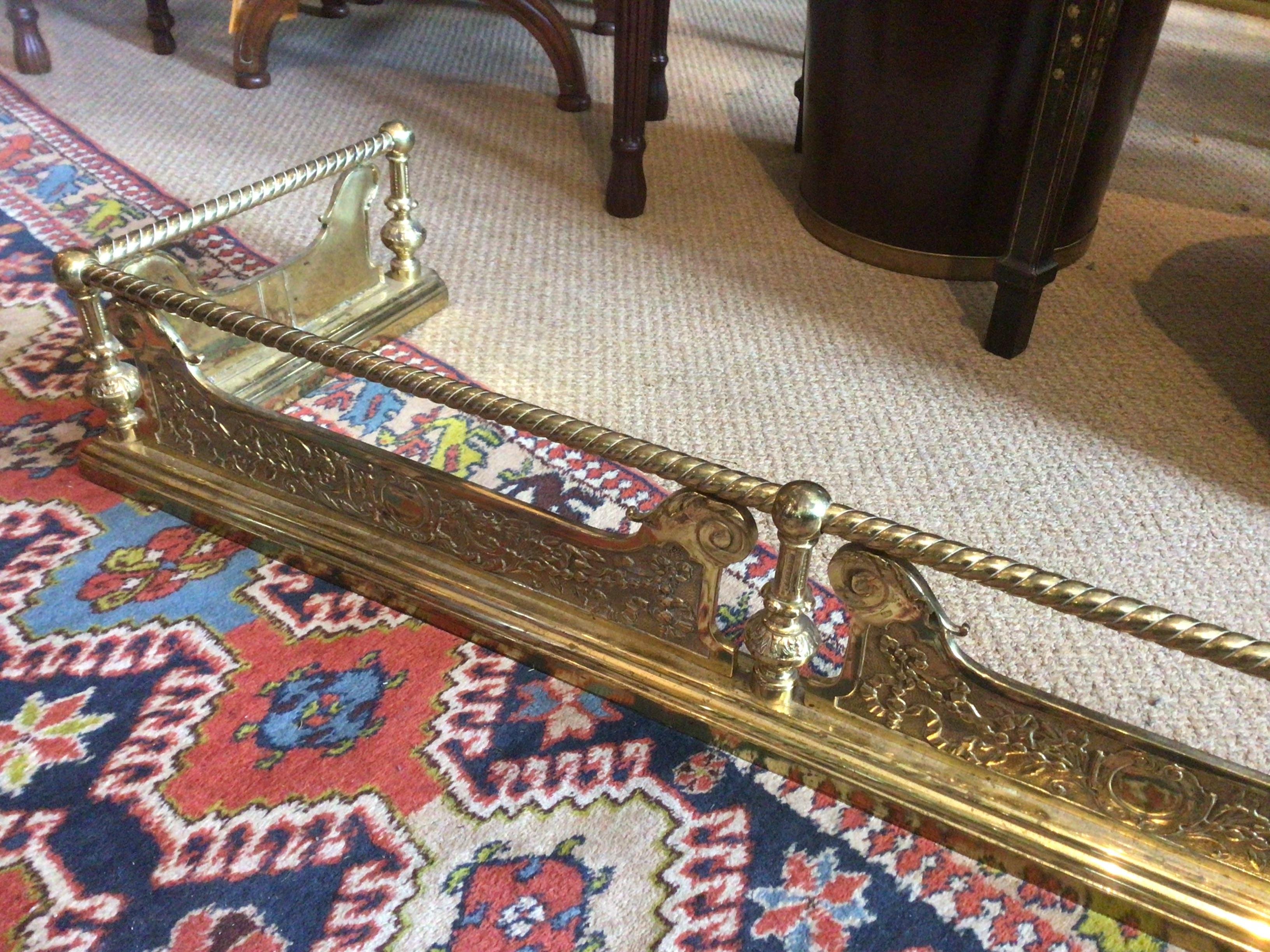 19th Century Neoclassical Style Brass Fender For Sale 1