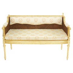 Settee en bois sculpté de style néoclassique du 19ème siècle