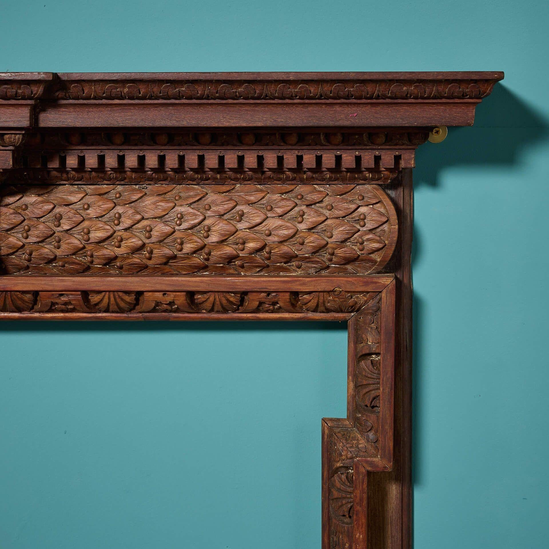 Georgien Cheminée en bois du XIXe siècle de style néoclassique en vente