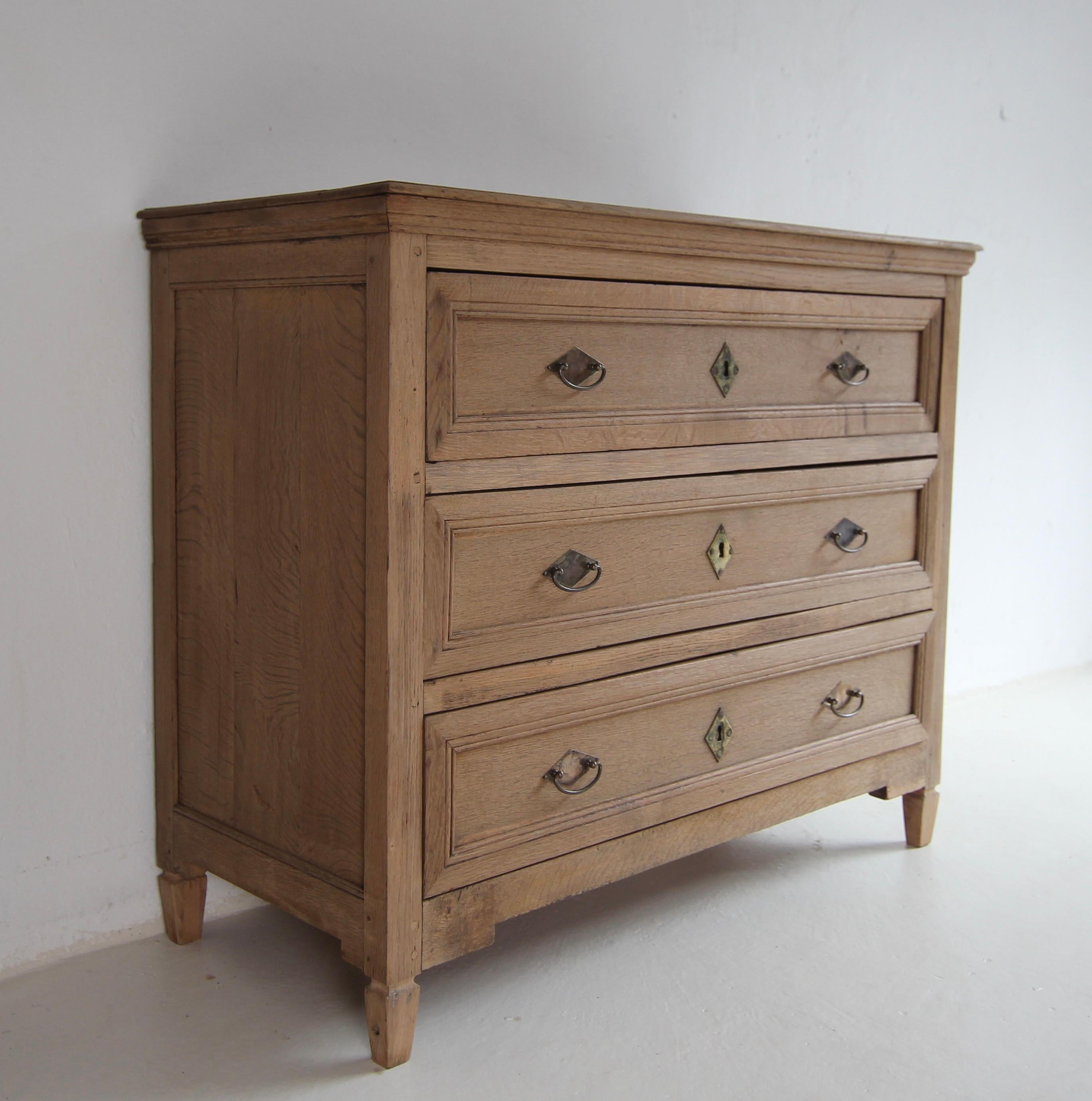 19th Century Neoclassicist Oak Chest of Drawers 10