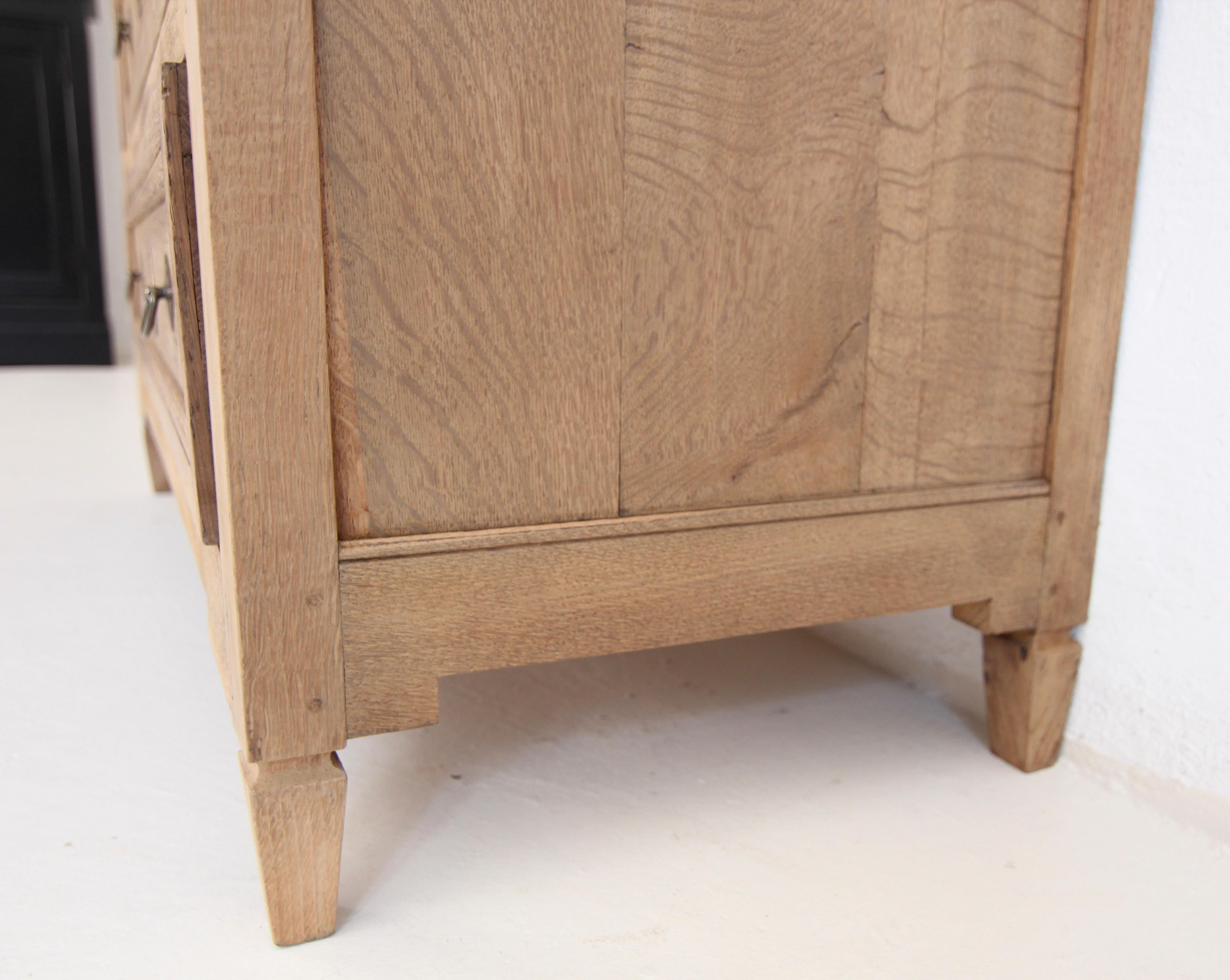 19th Century Neoclassicist Oak Chest of Drawers 1