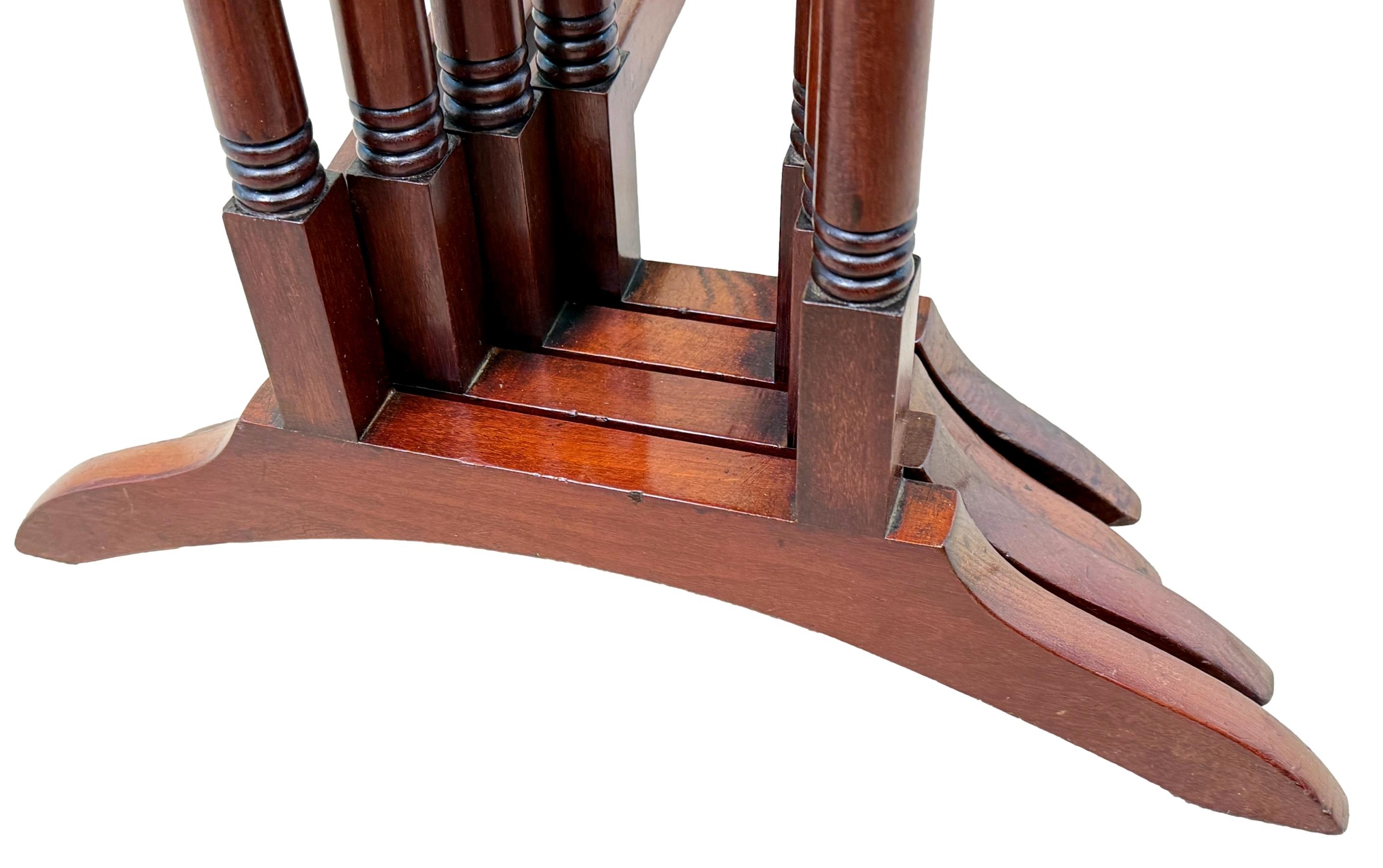 19th Century Nest Of Four Mahogany Coffee Tables In Good Condition In Bedfordshire, GB