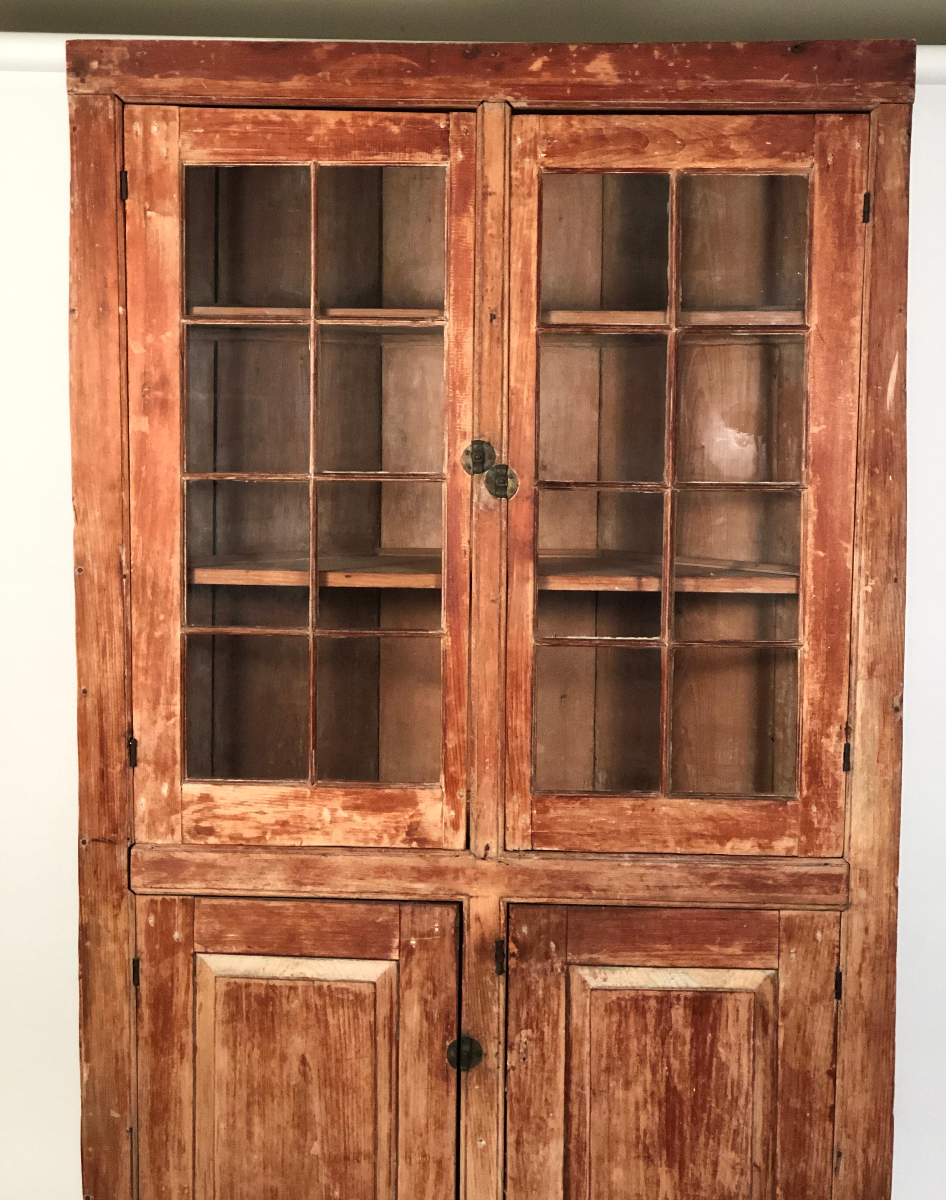 19th Century New England Country Corner Cupboard, circa 1840 In Good Condition In Essex, MA