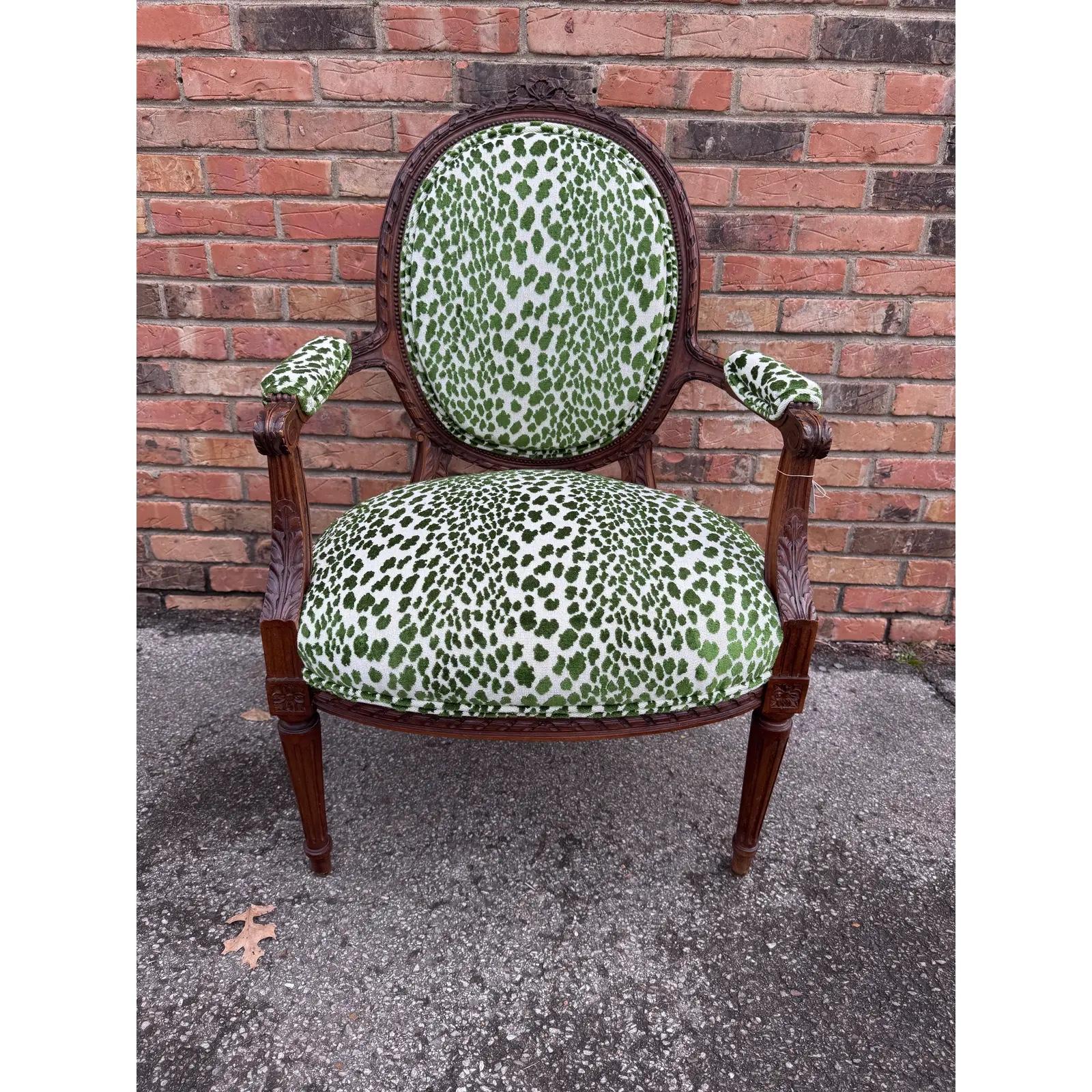 Fin du XIXe siècle Chaise d'appoint française nouvellement tapissée du 19ème siècle en vente