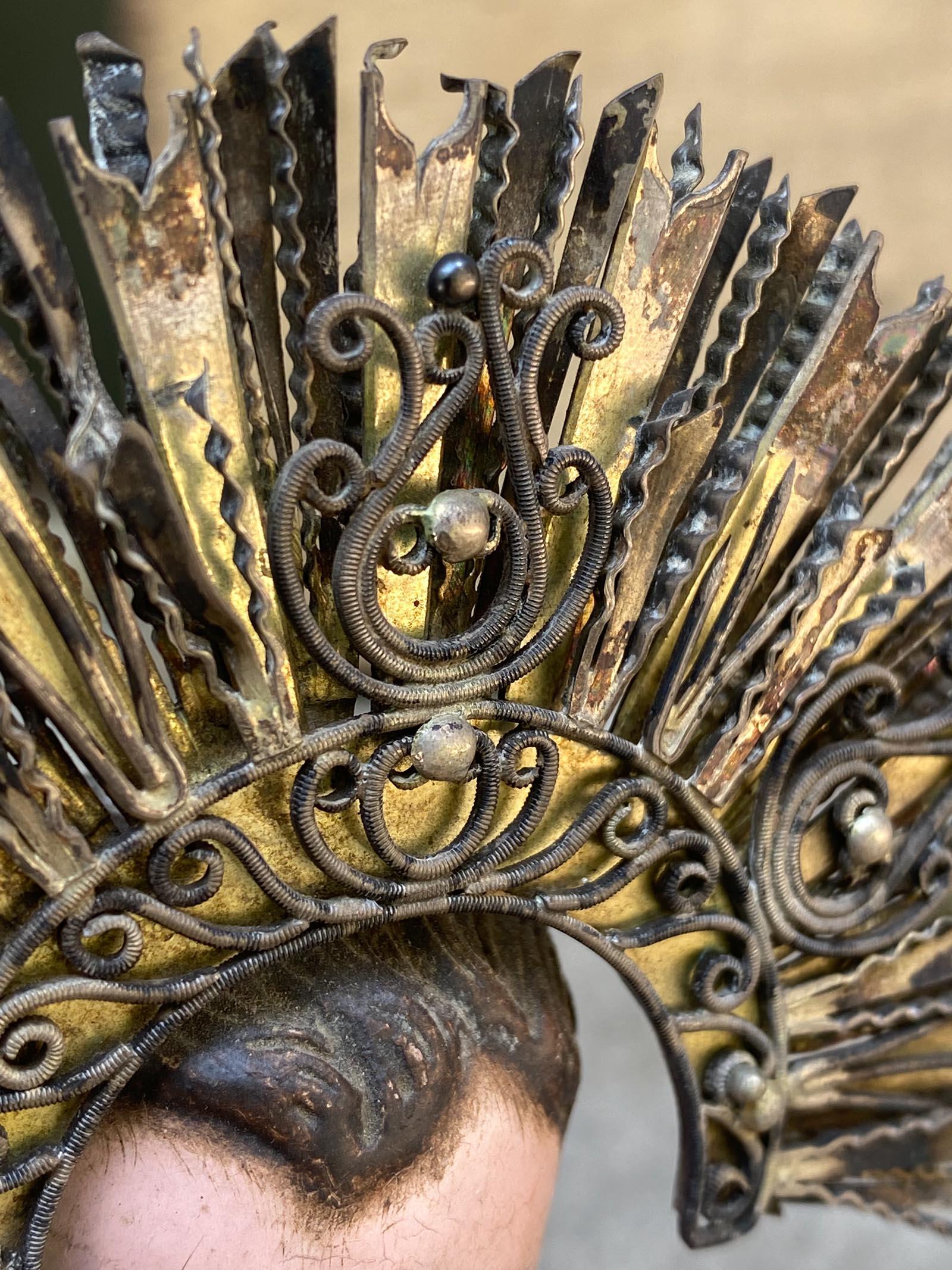 Nino del XIX secolo con gloria intricata in metallo in vendita 5