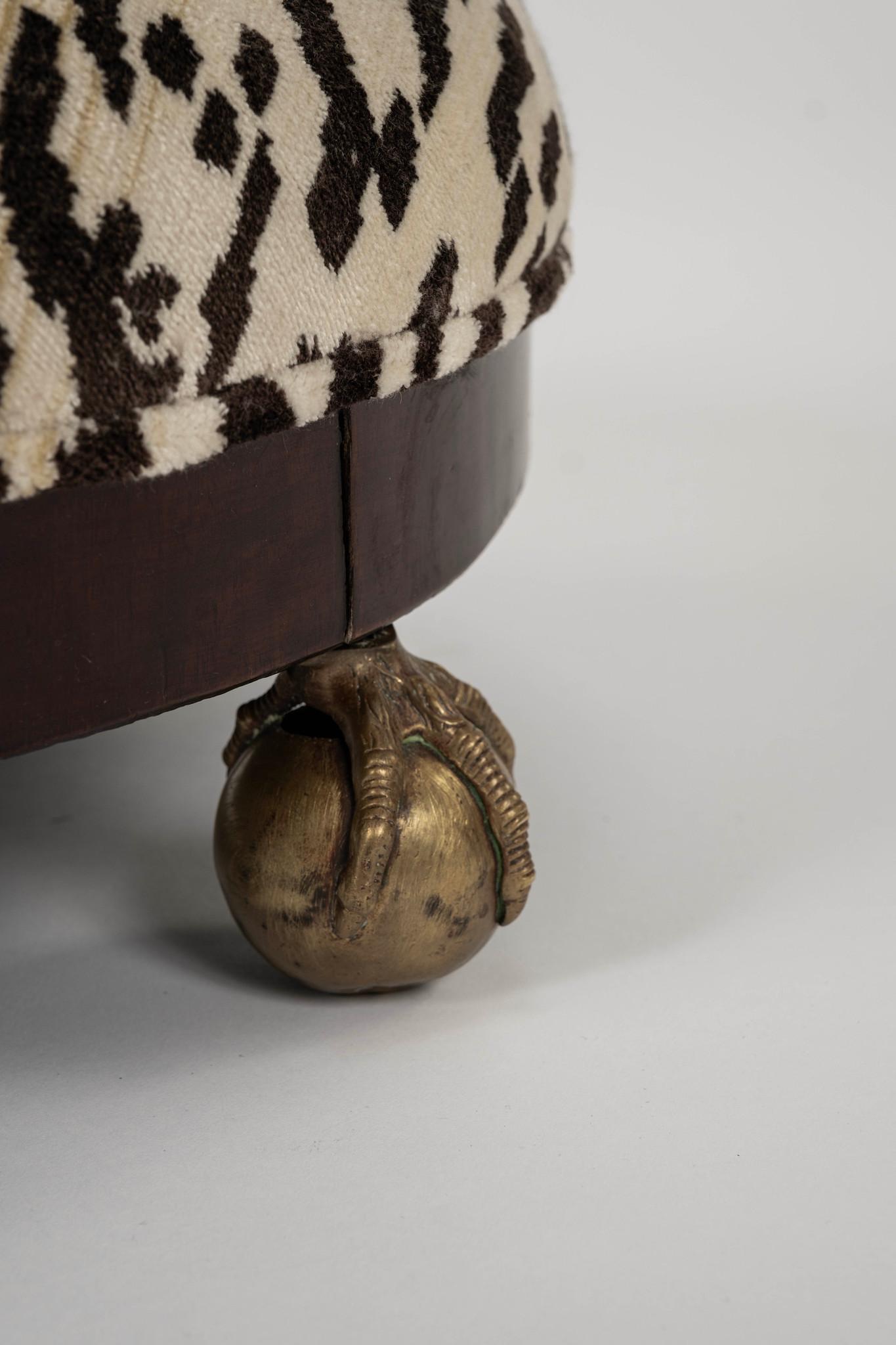 Reposapiés de terciopelo de leopardo Nobilis del siglo XIX en venta 1