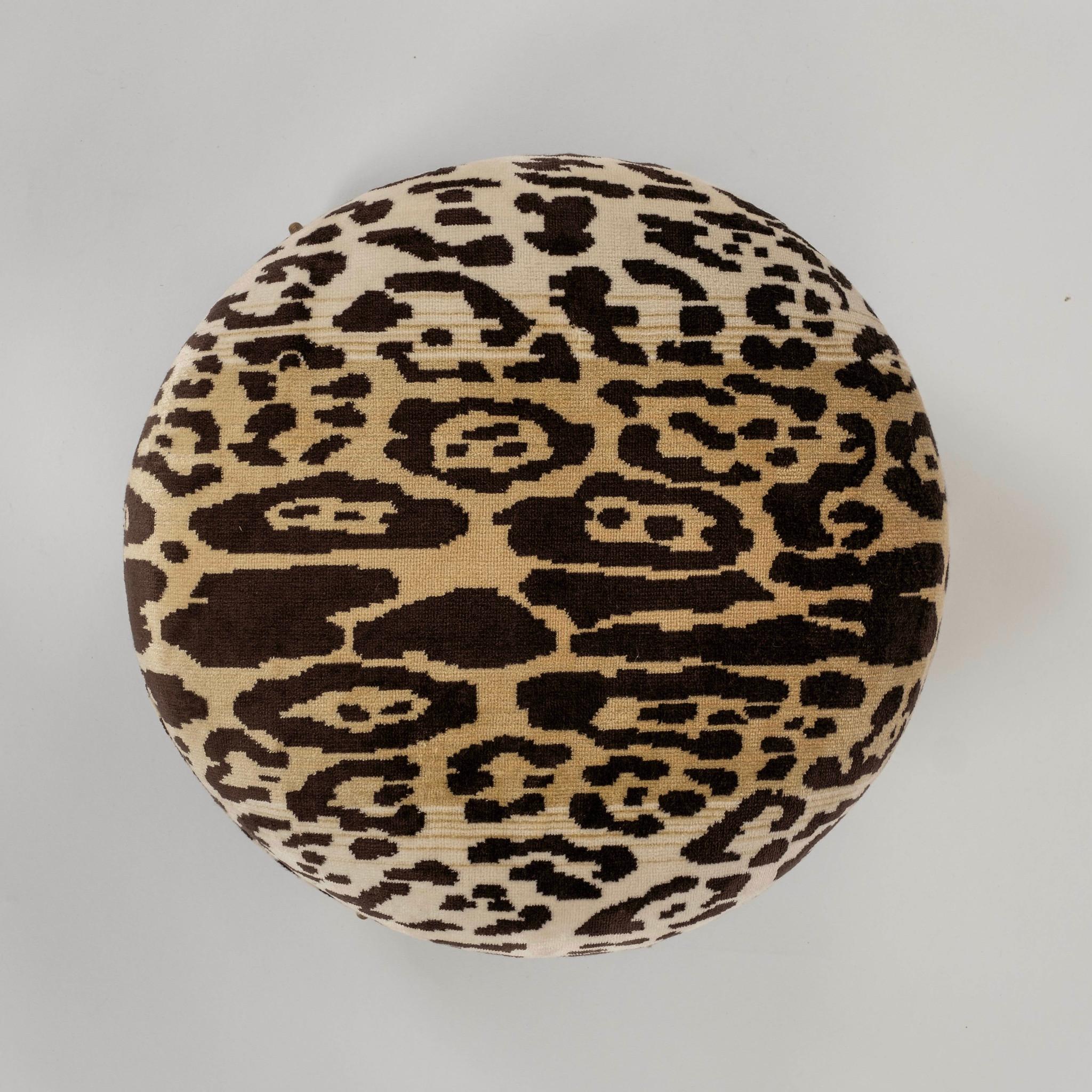 Reposapiés de terciopelo de leopardo Nobilis del siglo XIX en venta 2