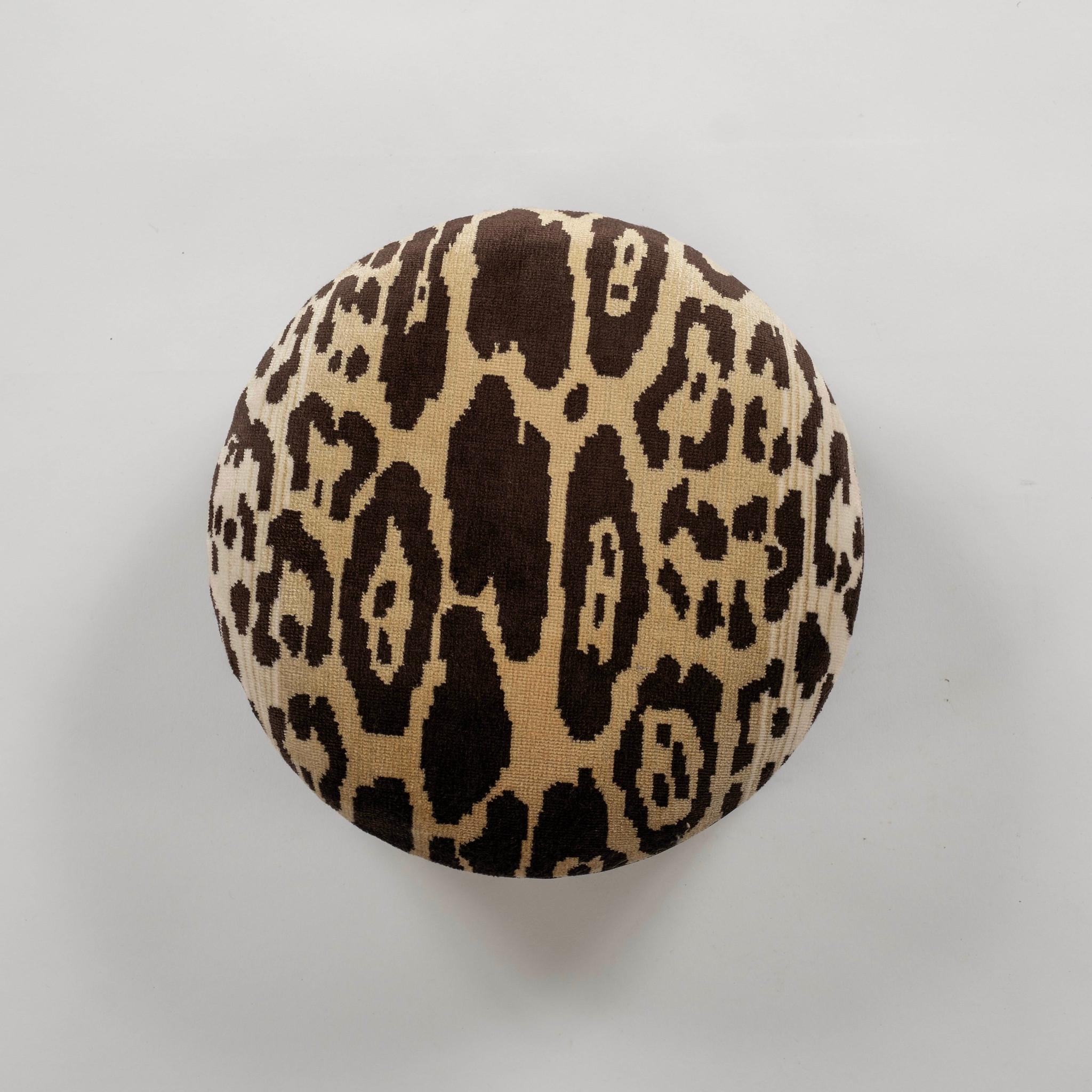 Tabouret rond en velours léopard du XIXe siècle Nobilis en vente 1