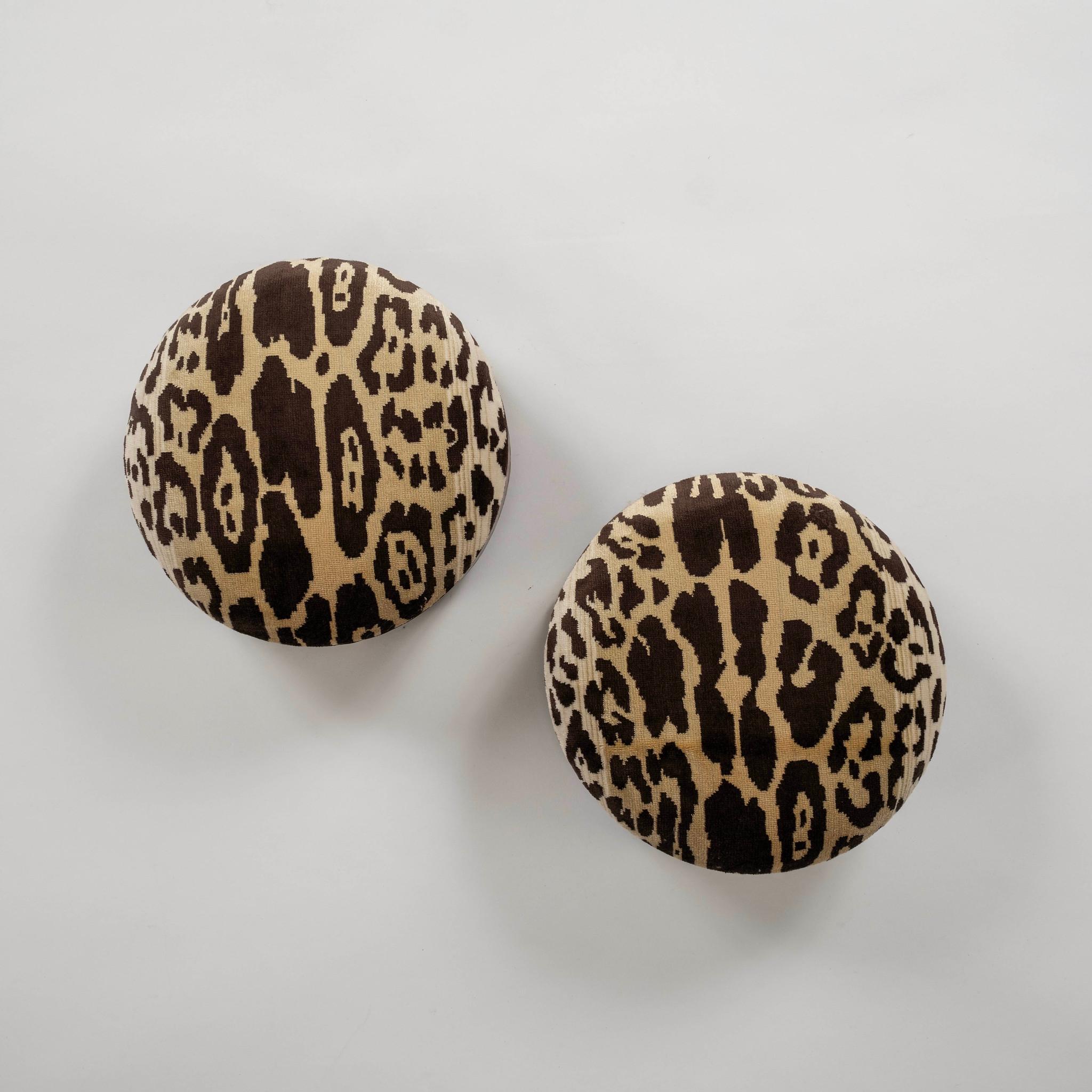 Tabouret rond en velours léopard du XIXe siècle Nobilis en vente 2