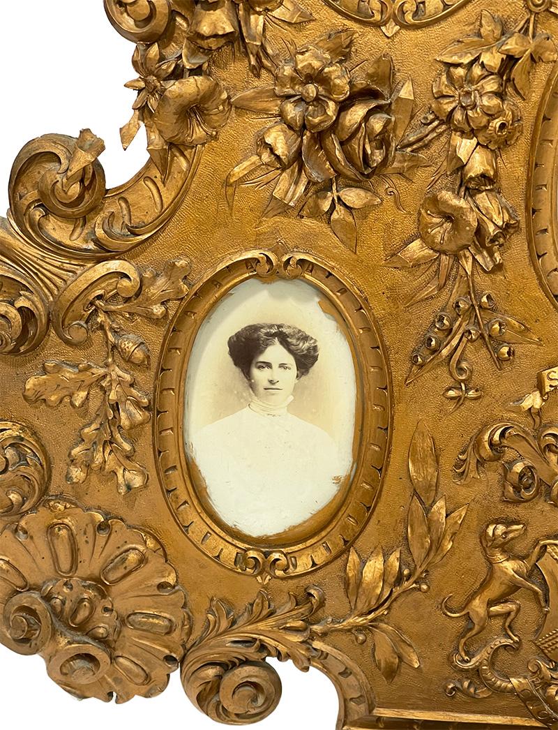 19th Century Noble Gilt wooden Family photo Frame, American History For Sale 3
