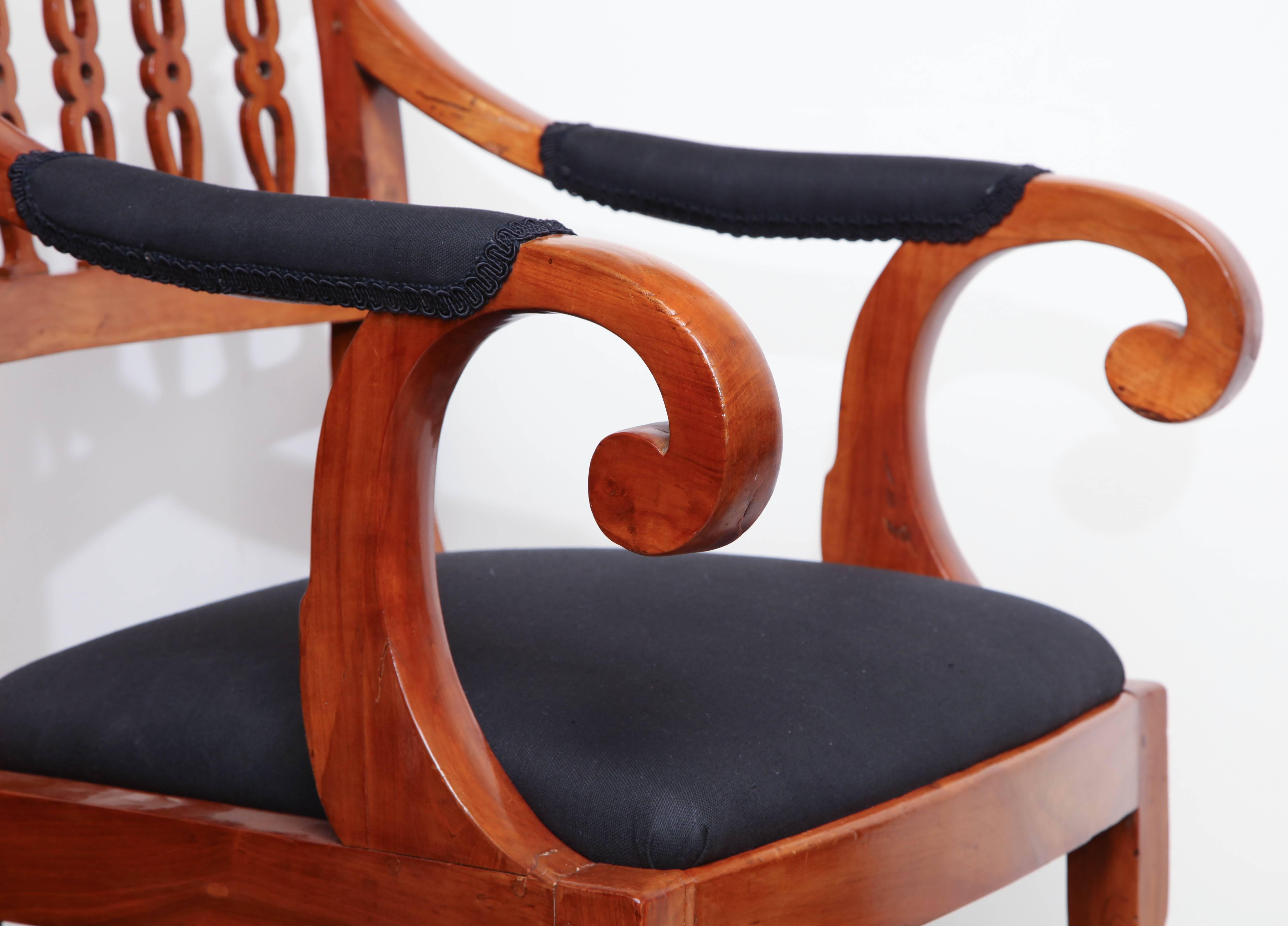 19th Century Northern European Fruitwood Armchair In Good Condition In New York, NY