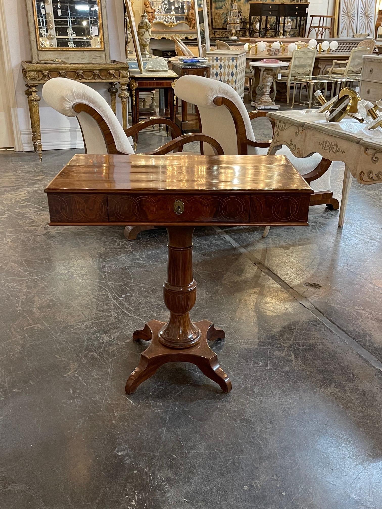 19th Century Northern Italian Crotch Mahogany Side Table In Good Condition In Dallas, TX