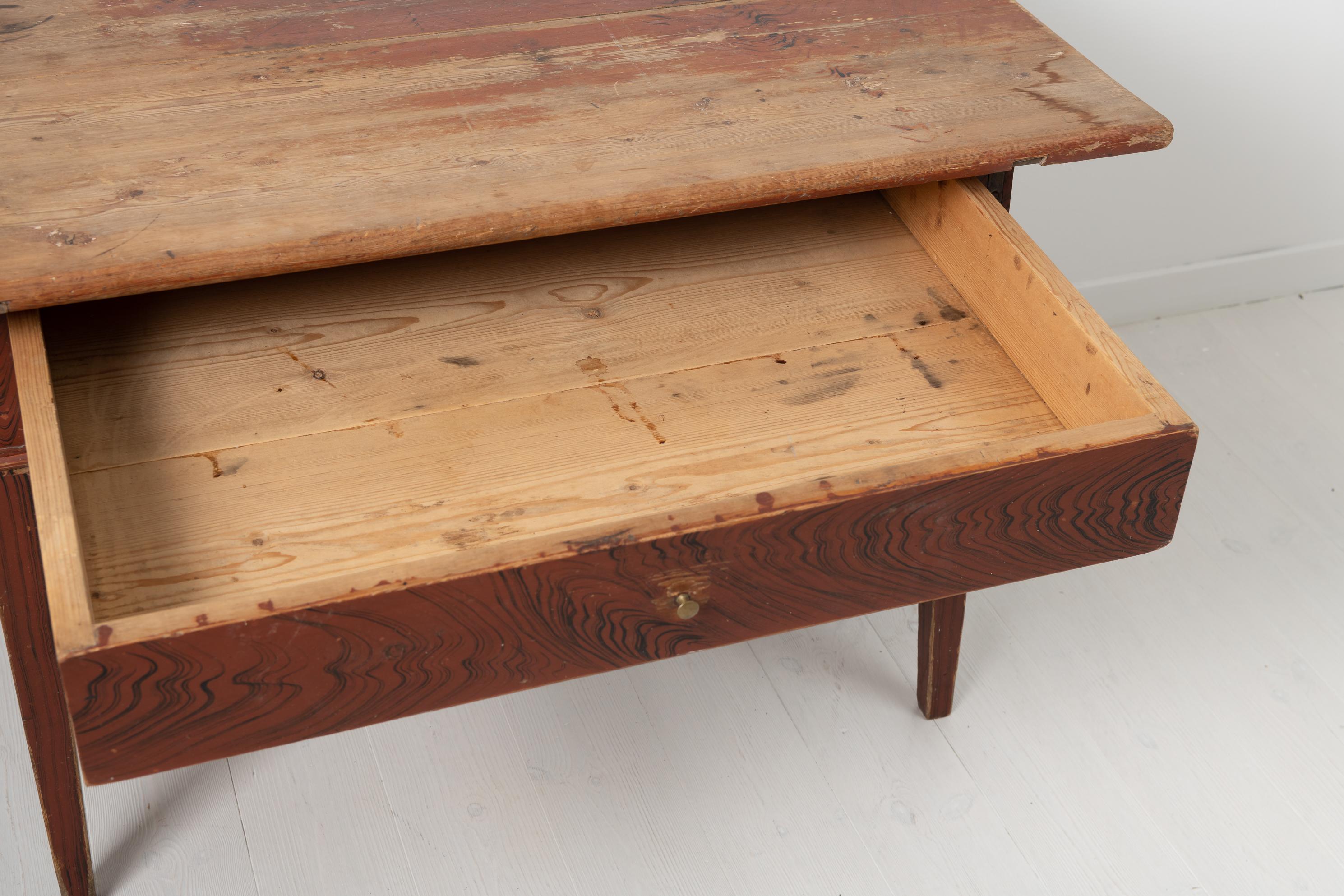 19th Century Northern Swedish Gustavian Country Pine Side Table For Sale 4
