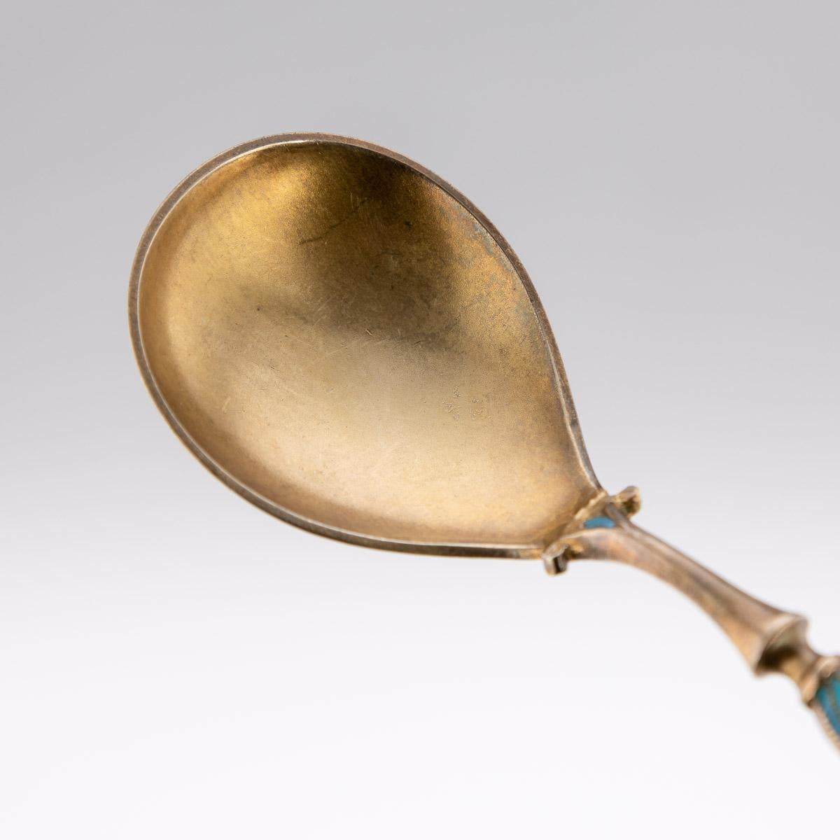 Juego de 12 cucharas noruegas de plata dorada y esmalte del siglo XIX, c.1890 Silver