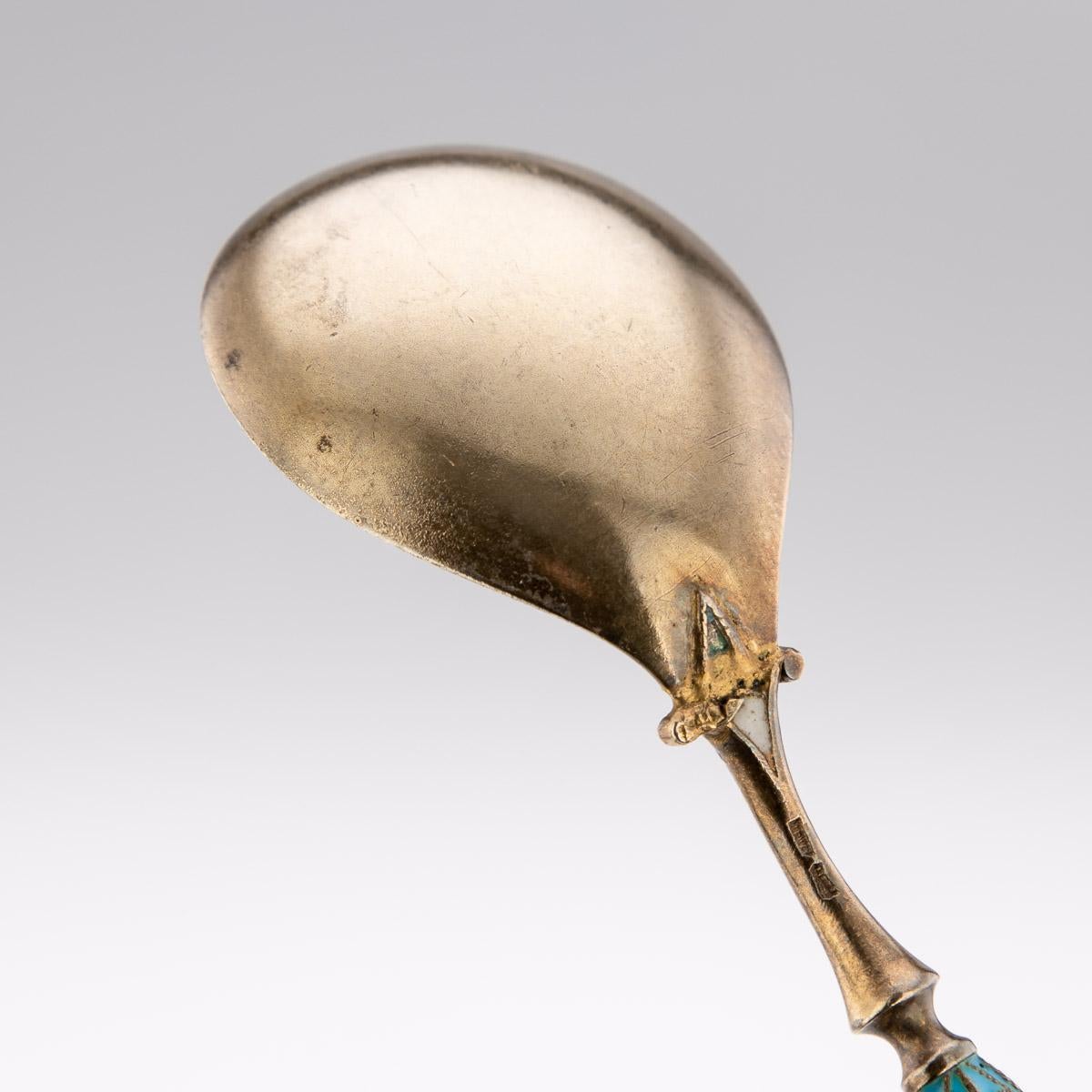Juego de 12 cucharas noruegas de plata dorada y esmalte del siglo XIX, c.1890 1