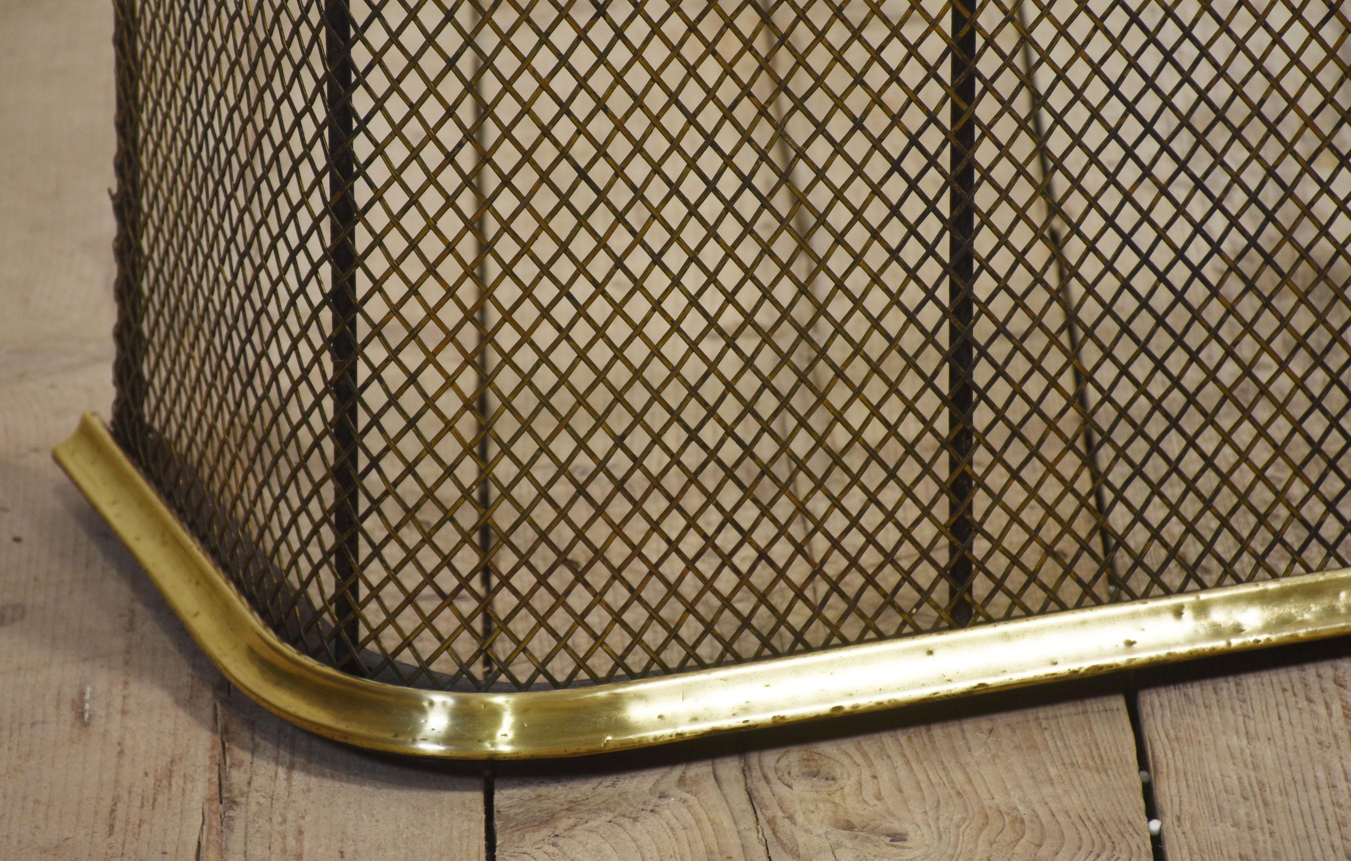 19th Century nursery spark guard In Good Condition For Sale In Cheshire, GB