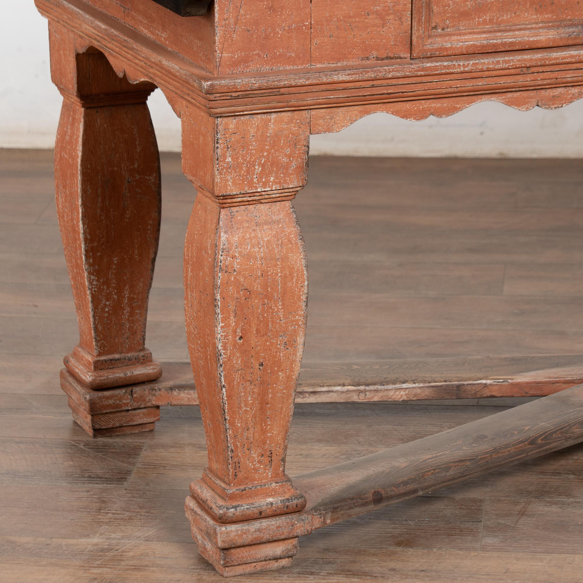 Tavolo da biblioteca barocco in Oak del XIX secolo con due cassetti in vendita 5