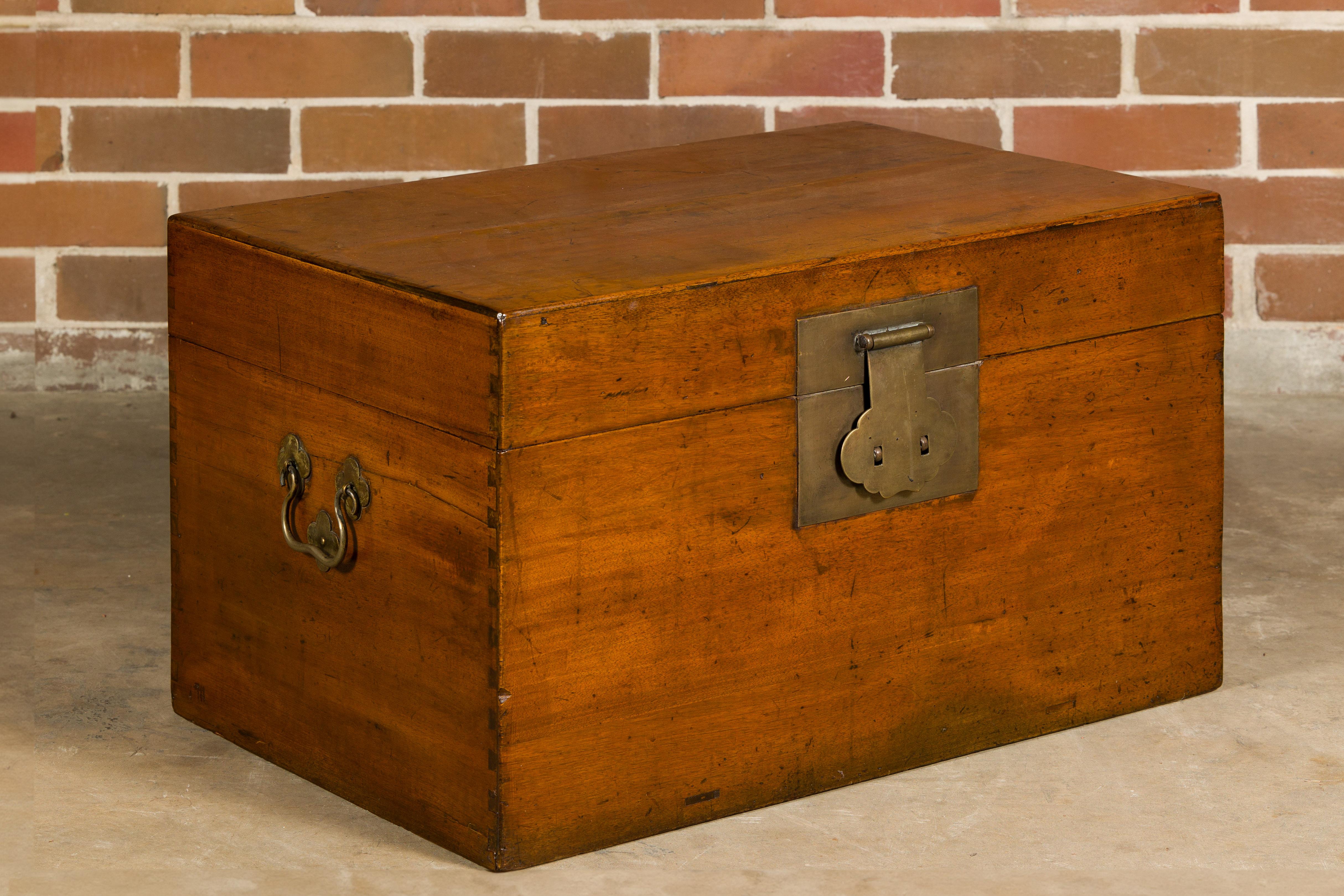 19th Century Oak Blanket Chest with Brass Hardware and Lateral Handles For Sale 5