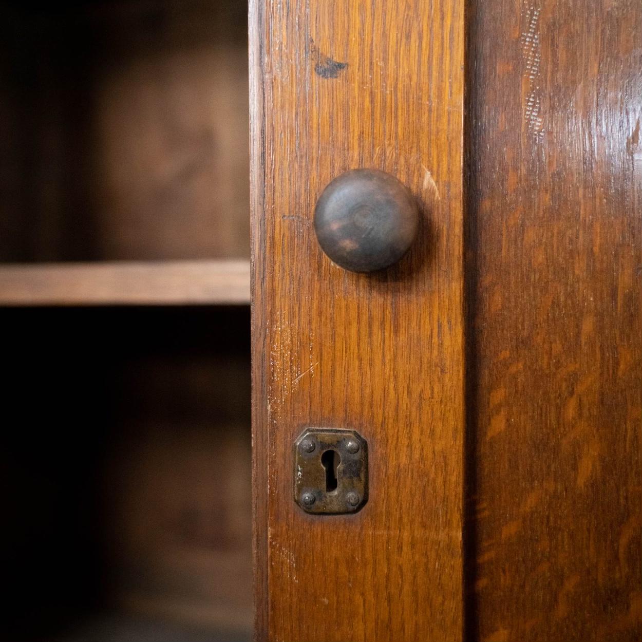 19. Jahrhundert OAK Bücherregal Dry Bar Cabinet (Britisch Kolonial) im Angebot