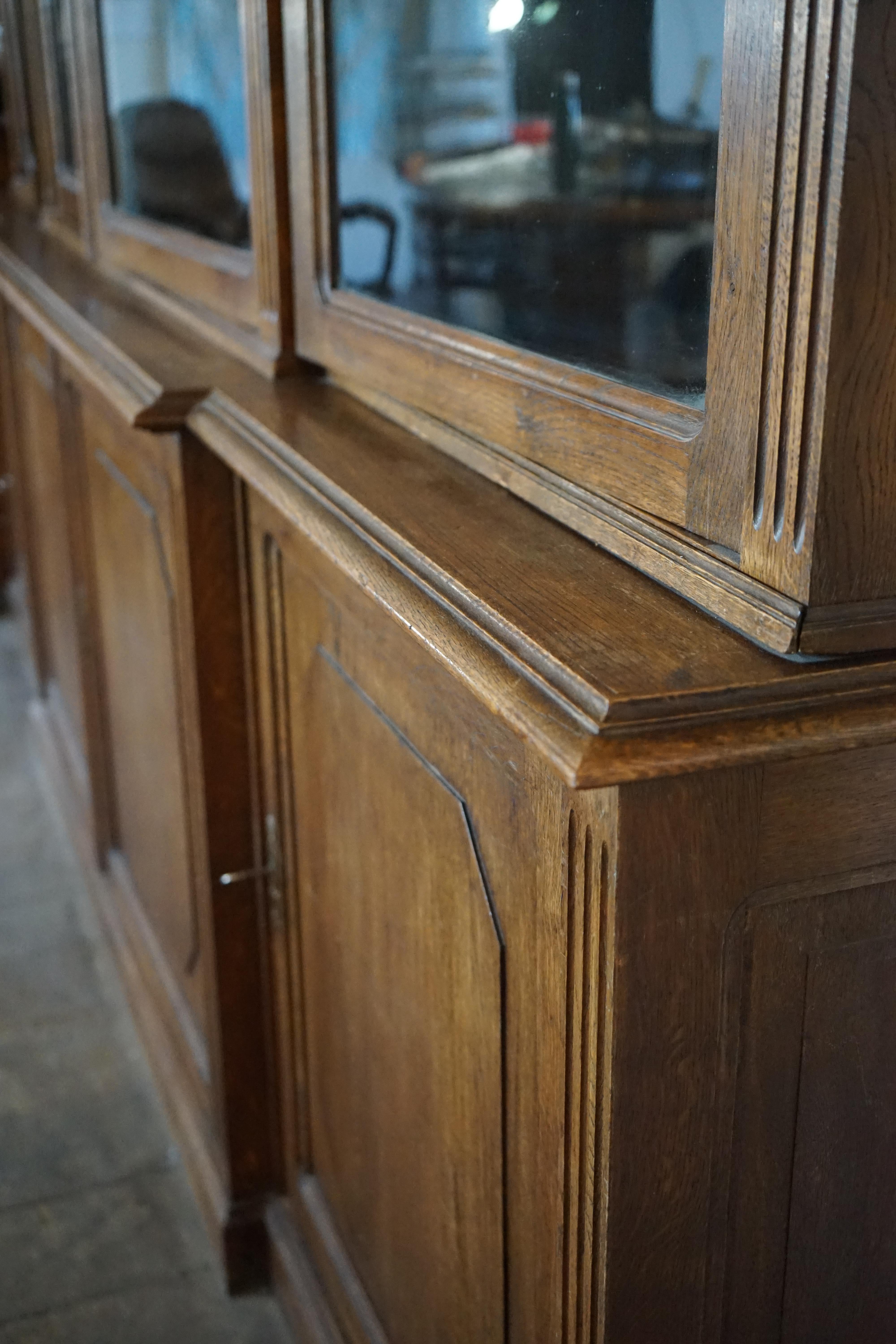 19th Century Oak Bookcase In Good Condition In Dallas, TX