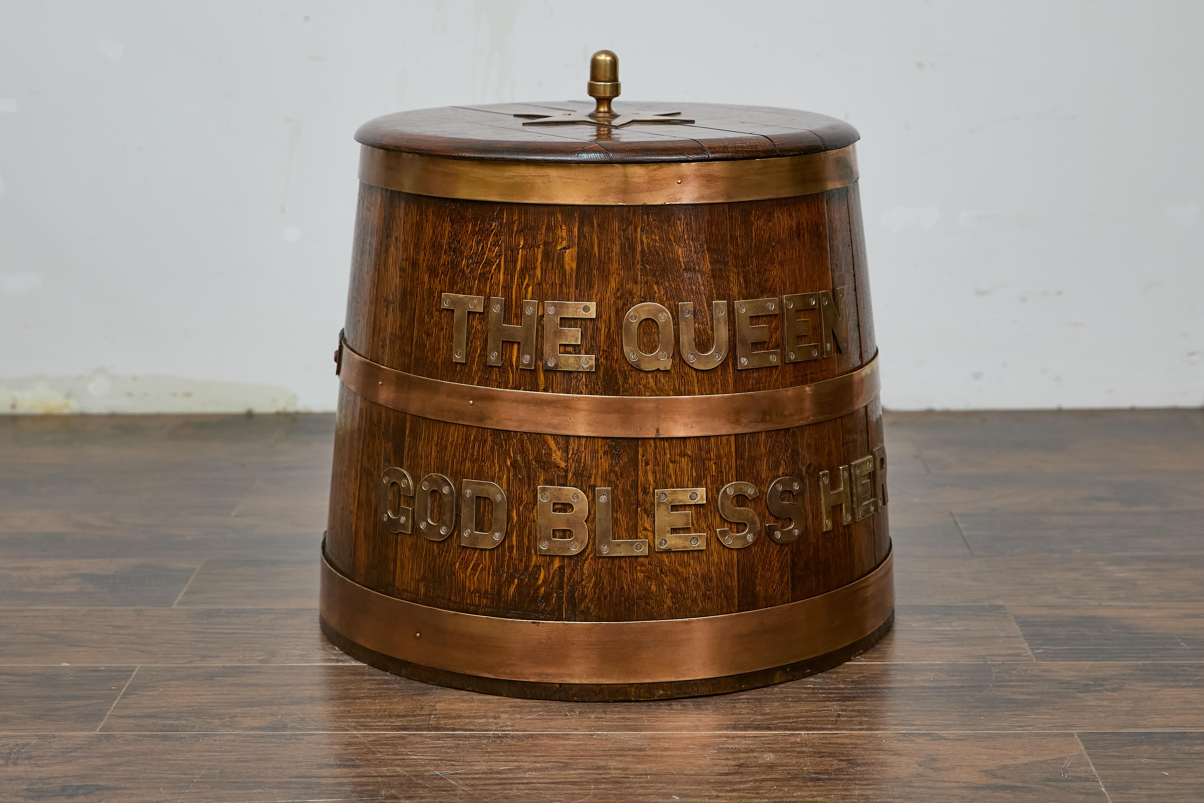 19. Jahrhundert Eiche, Messing Rum Tub mit nautischer Geschichte - The Queen God Bless Her im Angebot 3